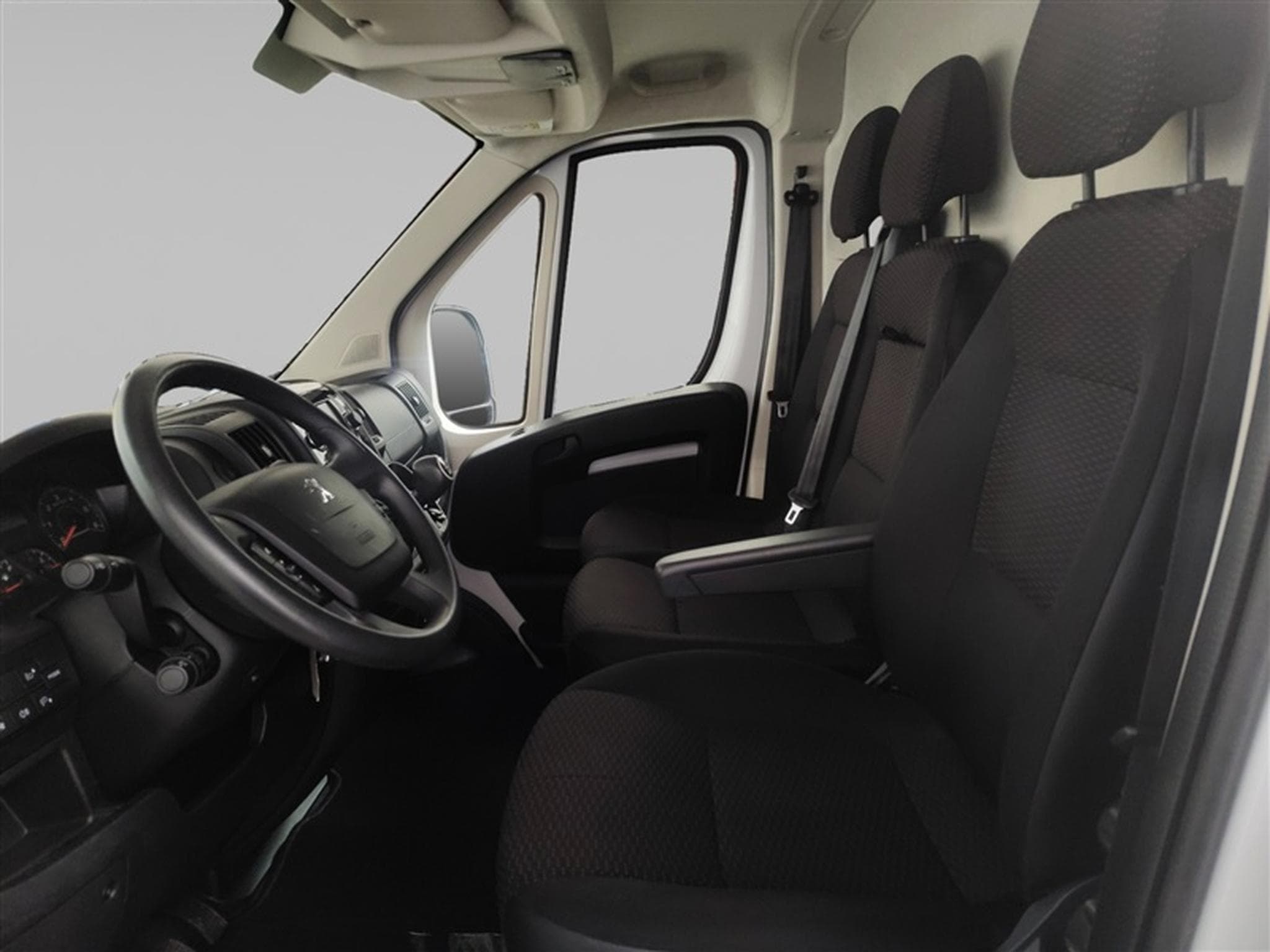 Peugeot Boxer 2.2 BlueHDi 140cv L1H1 NAVI / RADAR / CRUISE (2021) - Foto 7