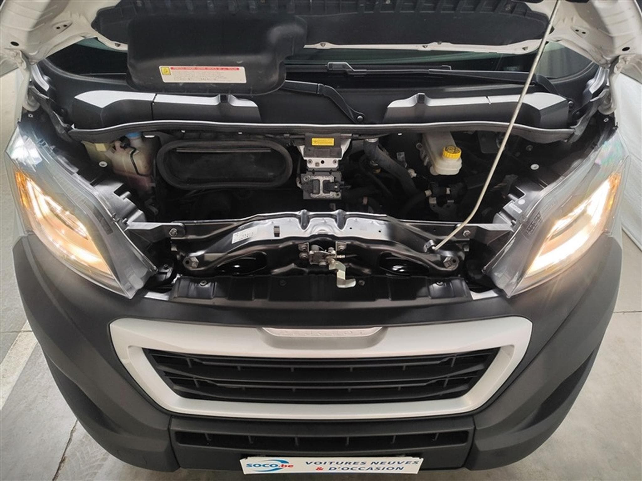 Peugeot Boxer 2.2 BlueHDi 140cv L1H1 NAVI / RADAR / CRUISE (2021) - Foto 16