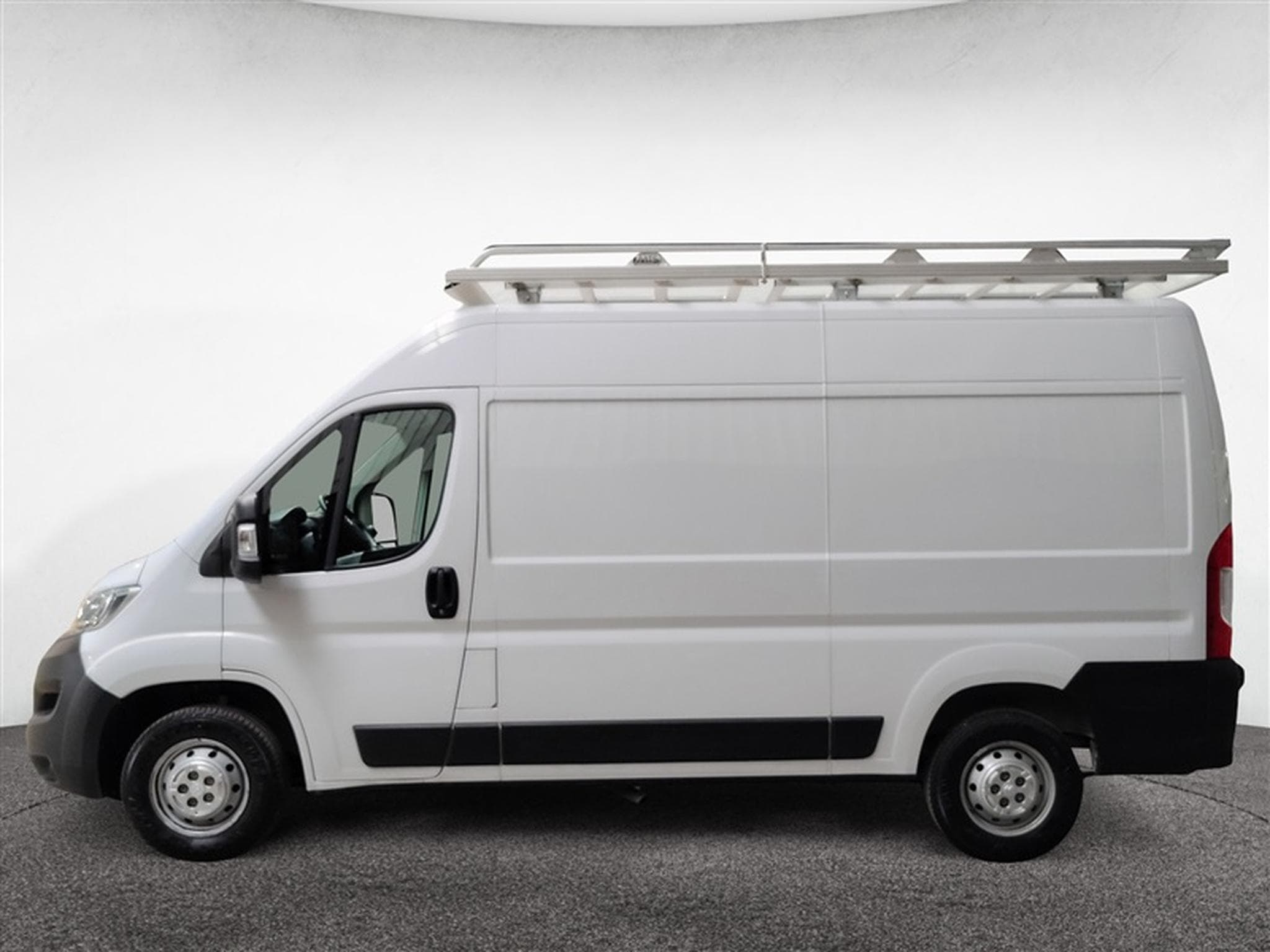 Citroen Jumper 2.2 BlueHDi 140cv L2H2 Driver GALERIE / CLIM / BLUETOOTH (2023) - Foto 3