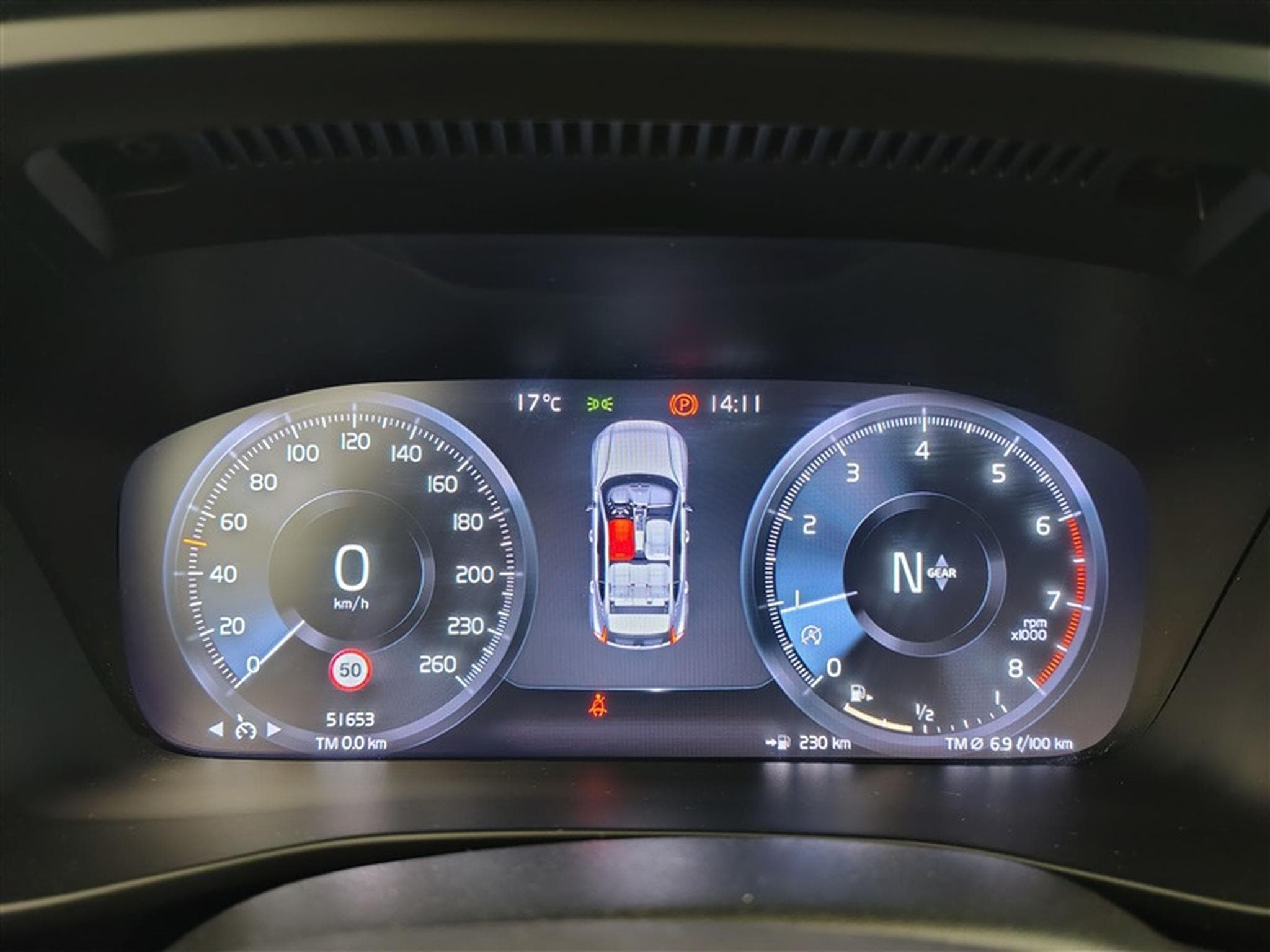 Volvo XC40 1.5 T3 Momentum Pro S-CUIR/NAVI/TO PANO/FULL LED/JA/PDC (2019) - Photo 10