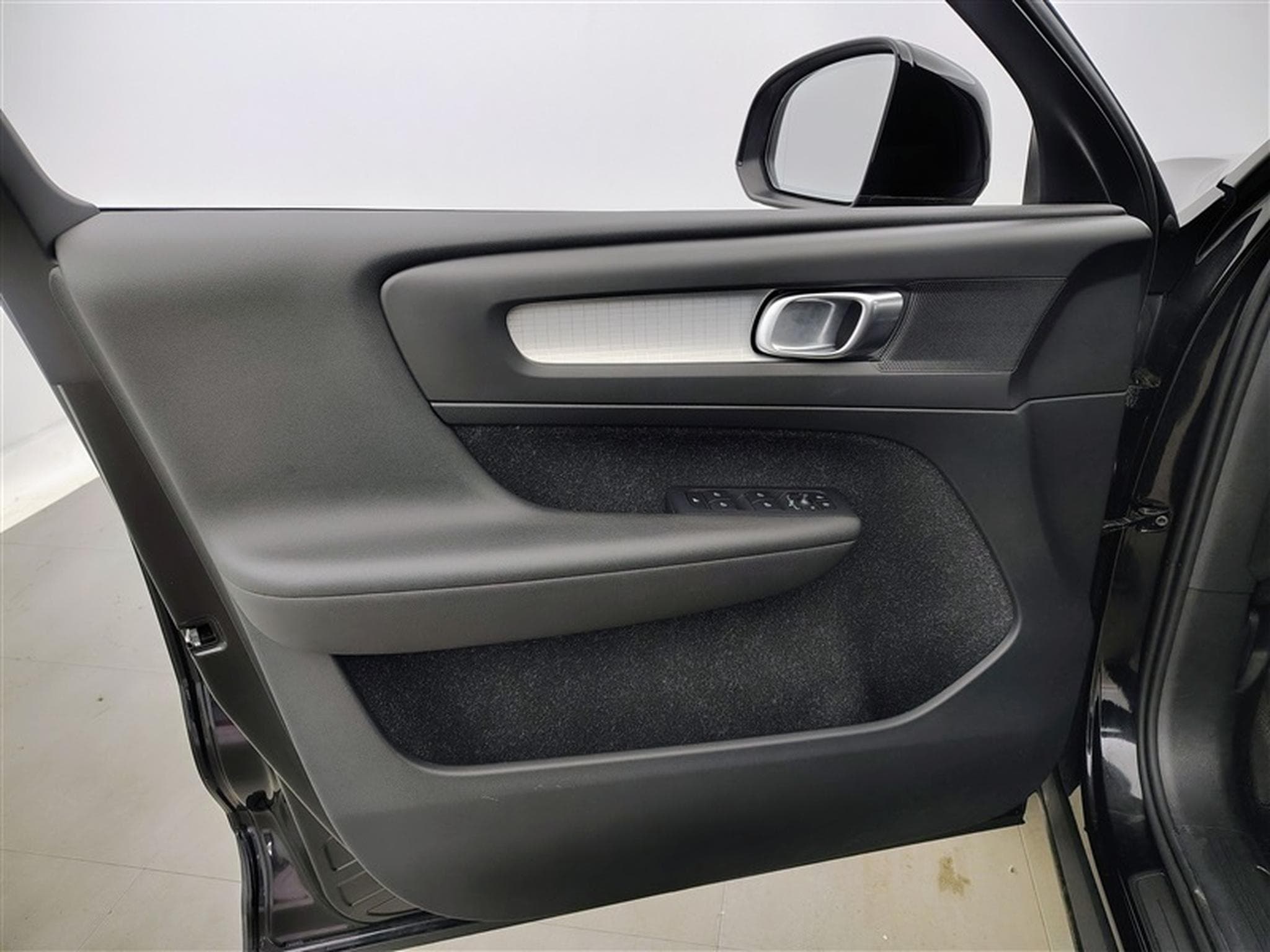 Volvo XC40 1.5 T3 Momentum Pro S-CUIR/NAVI/TO PANO/FULL LED/JA/PDC (2019) - Photo 16