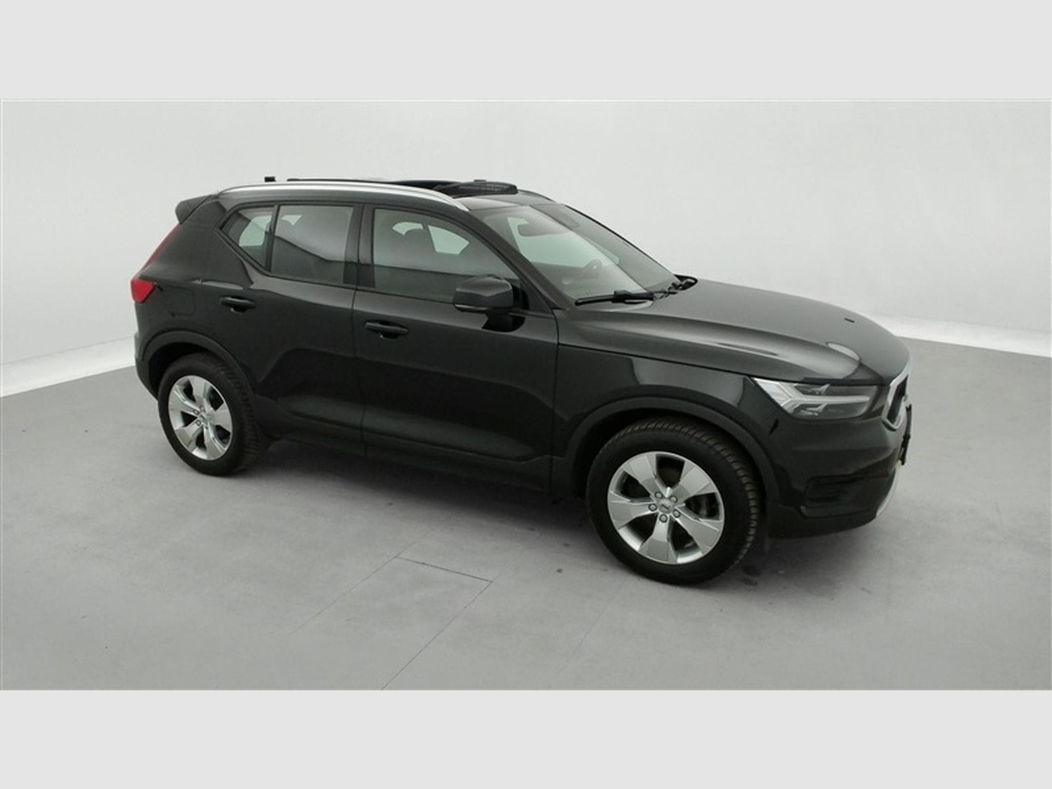 Volvo XC40 1.5 T3 Momentum Pro S-CUIR/NAVI/TO PANO/FULL LED/JA/PDC (2019) - Photo 25
