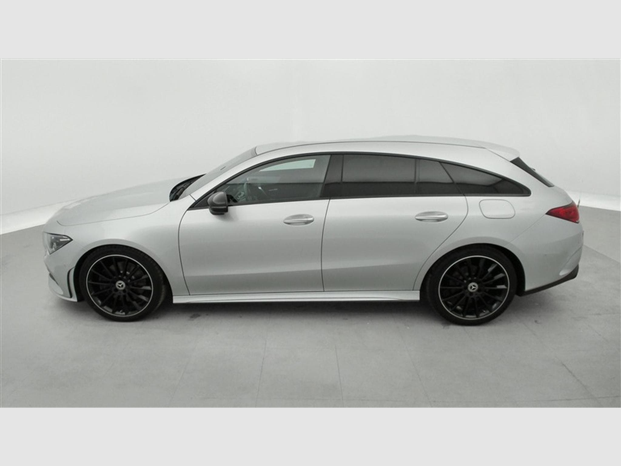 Mercedes CLA 200 d AMG Line (2023) - Foto 3