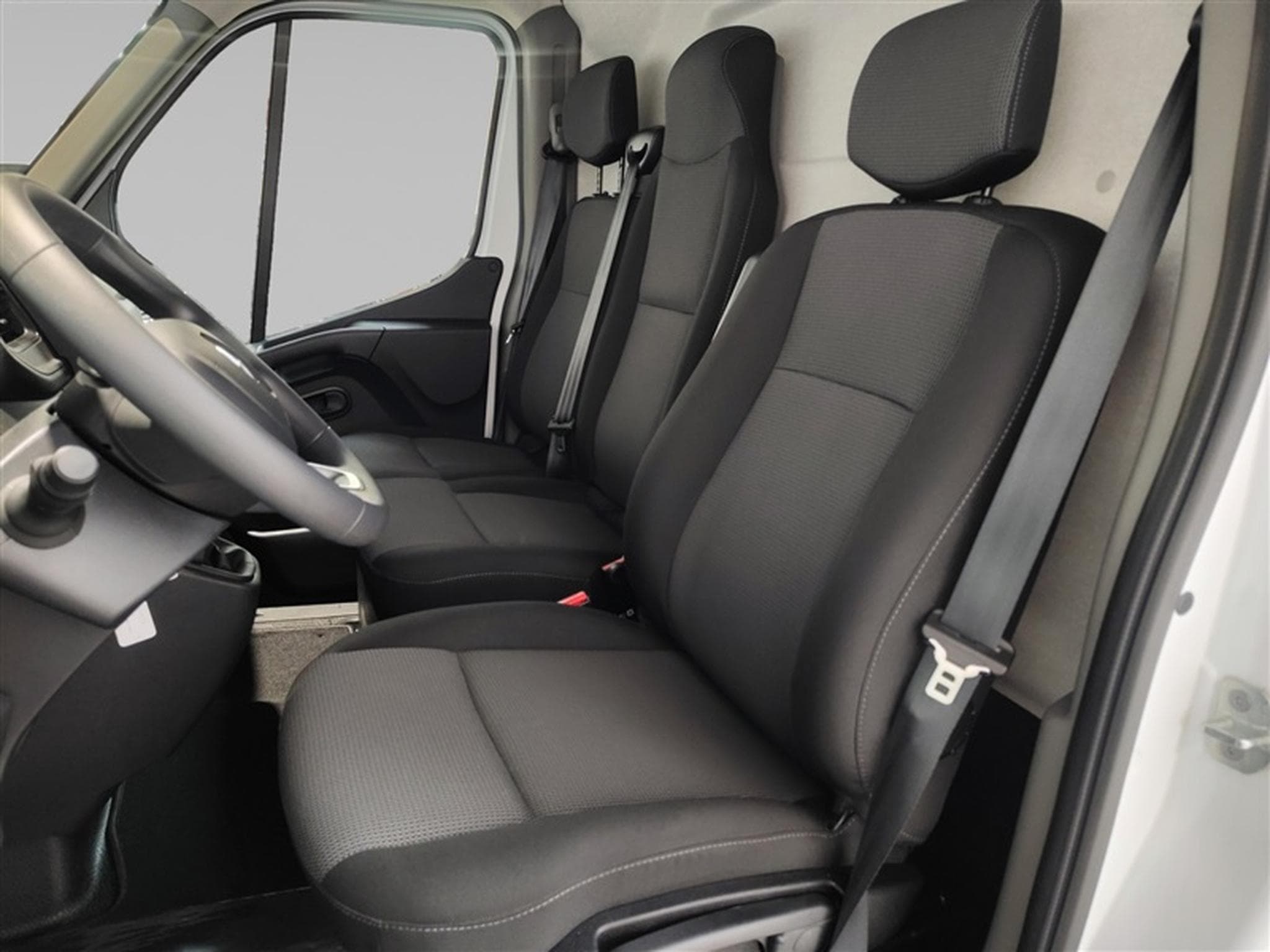 Renault Master 2.3 dCi 35 L2H2 Grand Confort NAVI / CLIM (2023) - Foto 7