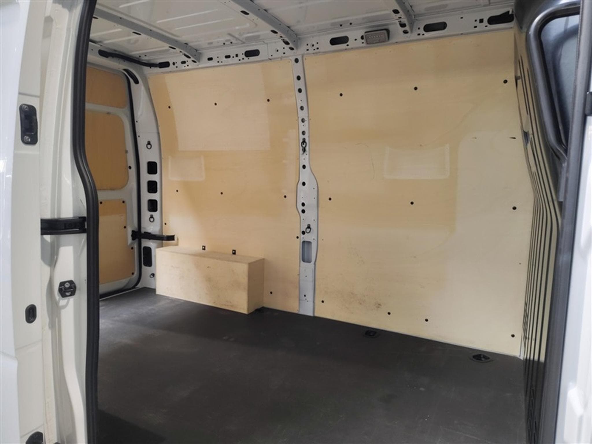 Renault Master 2.3 dCi 35 L2H2 Grand Confort NAVI / CLIM (2023) - Foto 14
