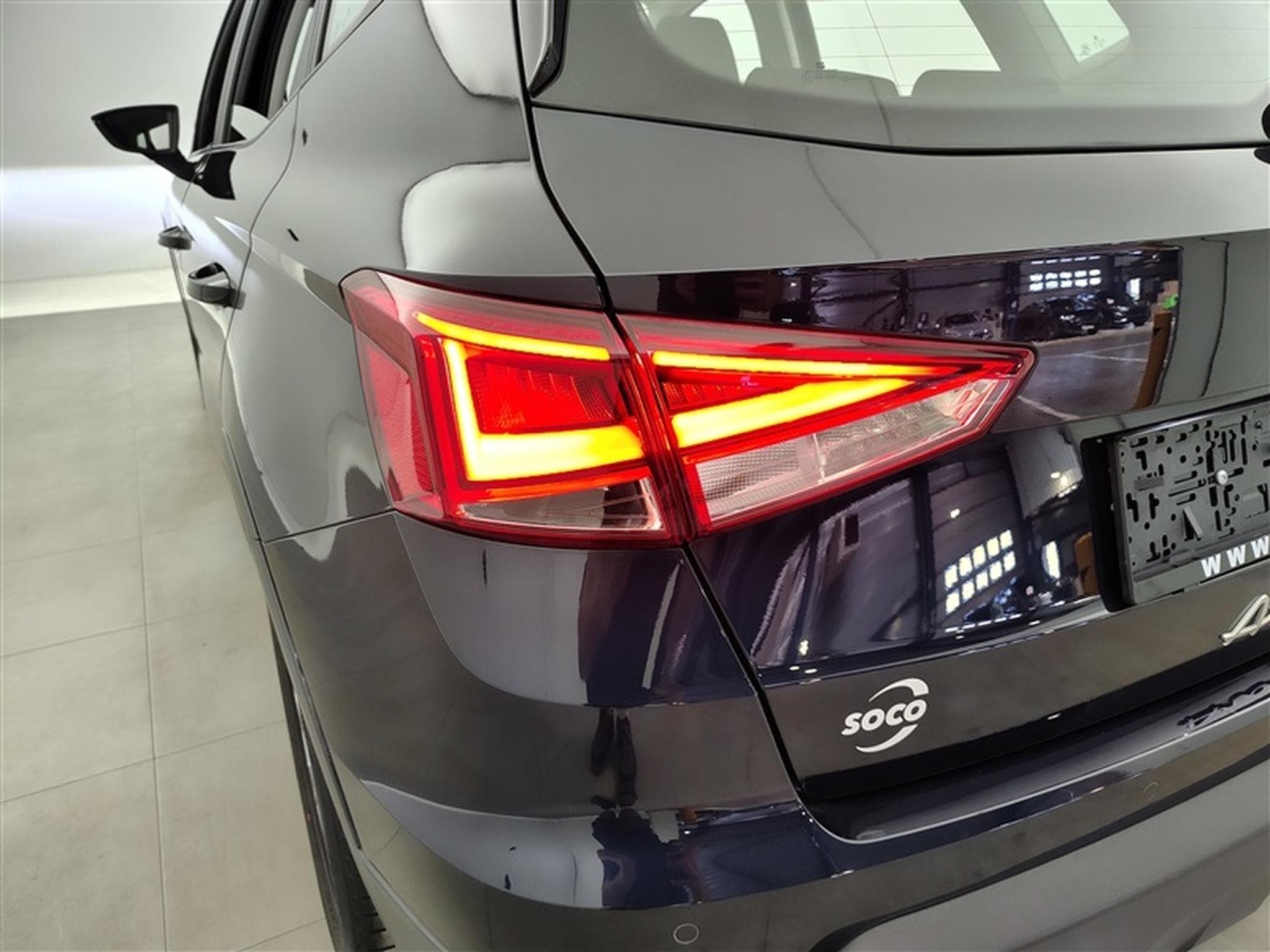 Seat Arona 1.0 TSI 110cv Style NAVI COCKPIT / FULL LED / PDC AR / JA16" (2022) - Foto 16