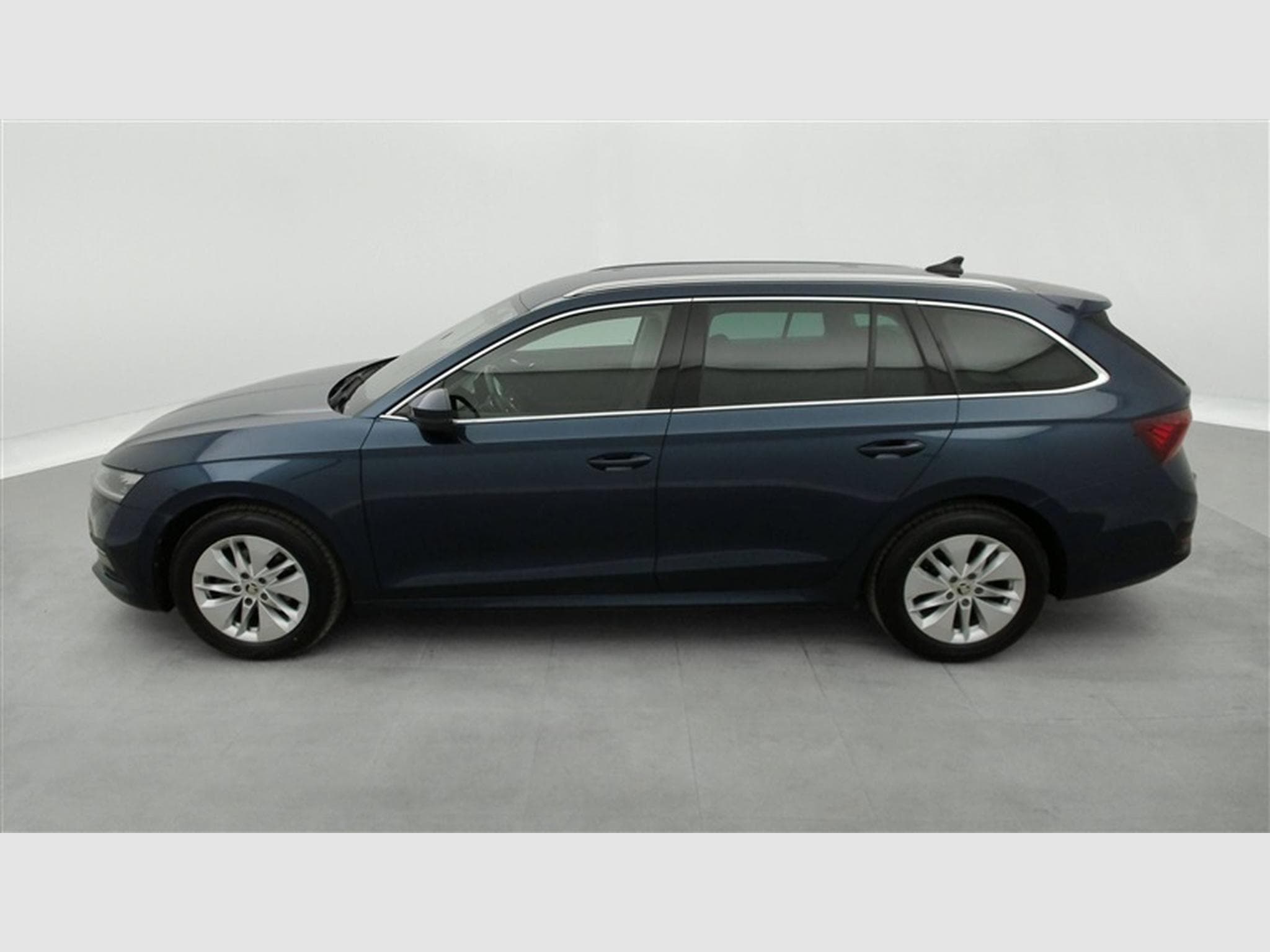 Skoda Octavia 1.0 TSI 115Cv DSG Ambition NAVI / CAMERA / CARPLAY (2021) - Foto 3