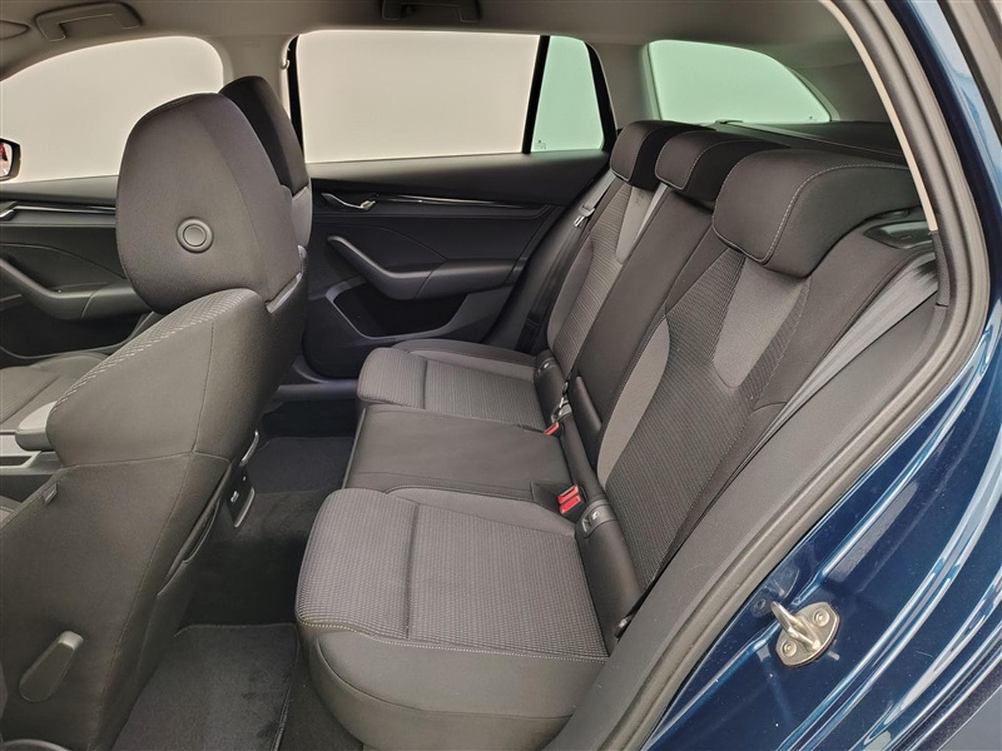 Skoda Octavia 1.0 TSI 115Cv DSG Ambition NAVI / CAMERA / CARPLAY (2021) - Foto 13