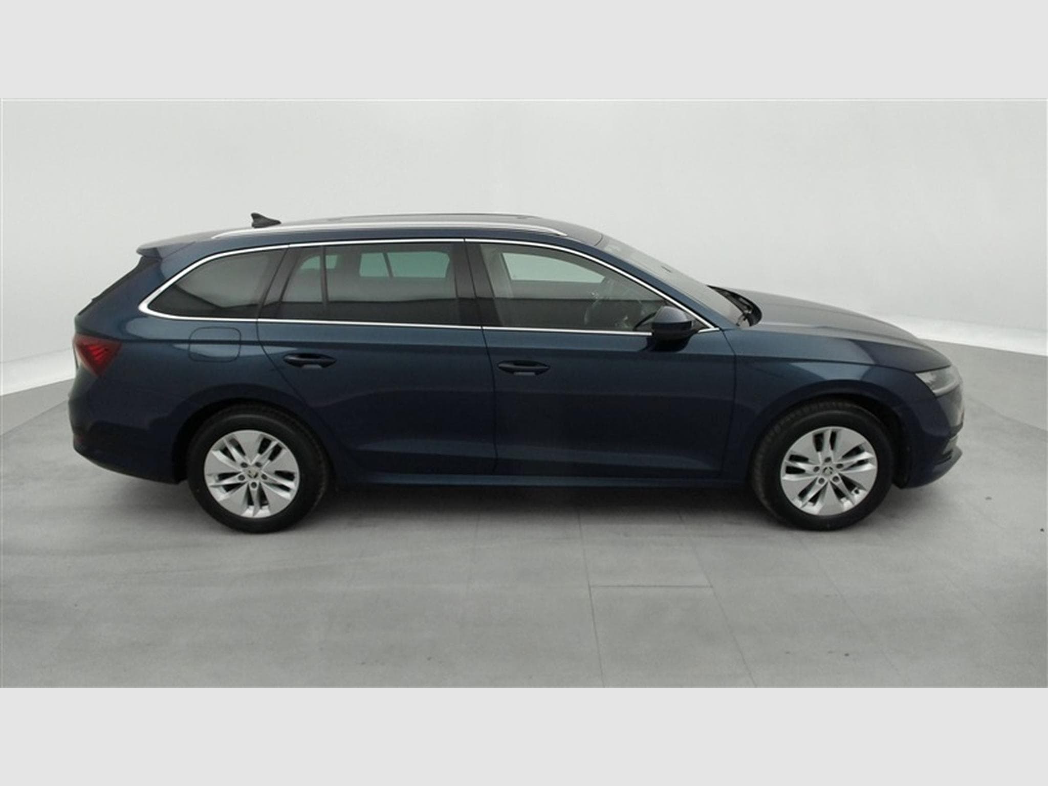 Skoda Octavia 1.0 TSI 115Cv DSG Ambition NAVI / CAMERA / CARPLAY (2021) - Foto 25
