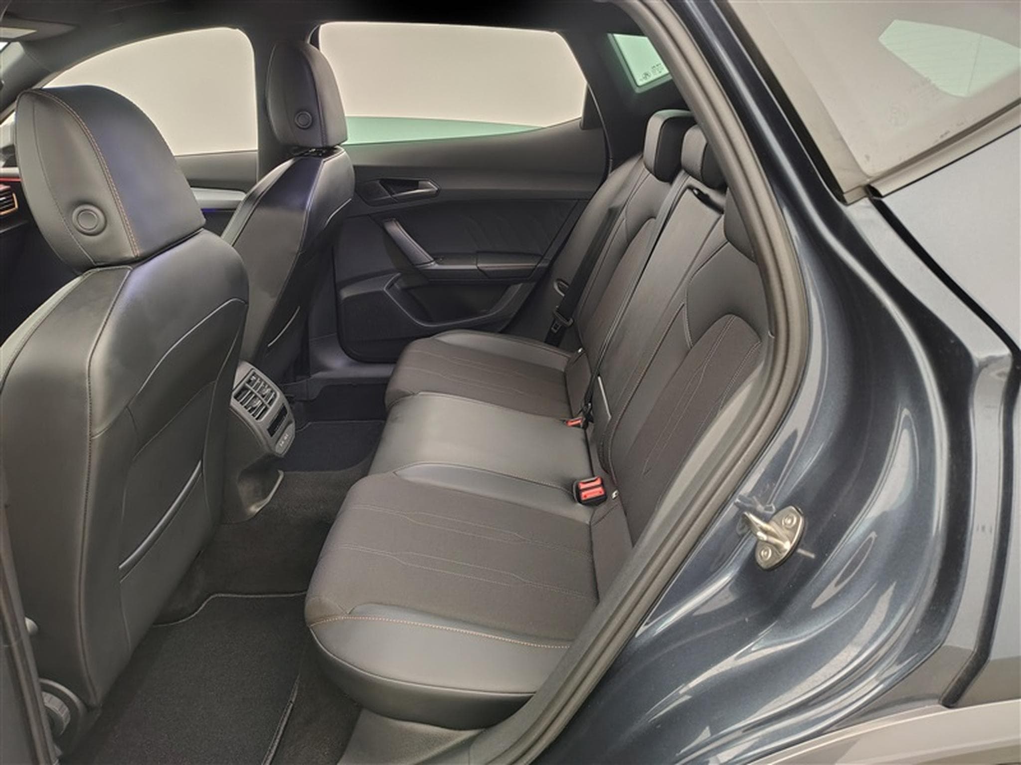Cupra Formentor 1.5 TSI 150cv DSG NAVI / CARPLAY / FULL LED / CAMERA / JA 18 (2024) - Foto 13