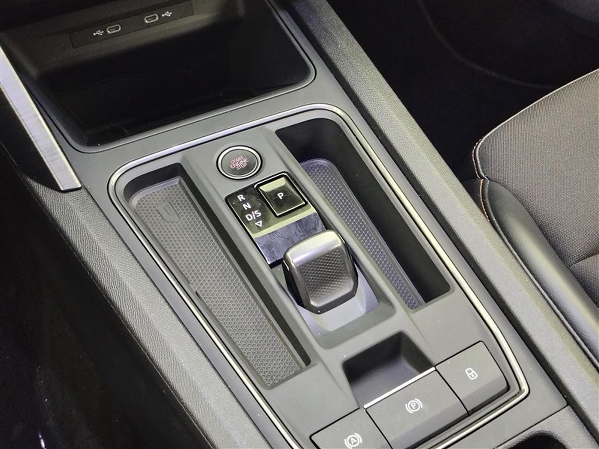 Cupra Formentor 1.5 TSI 150cv DSG NAVI / CARPLAY / FULL LED / CAMERA / JA 18 (2024) - Foto 12