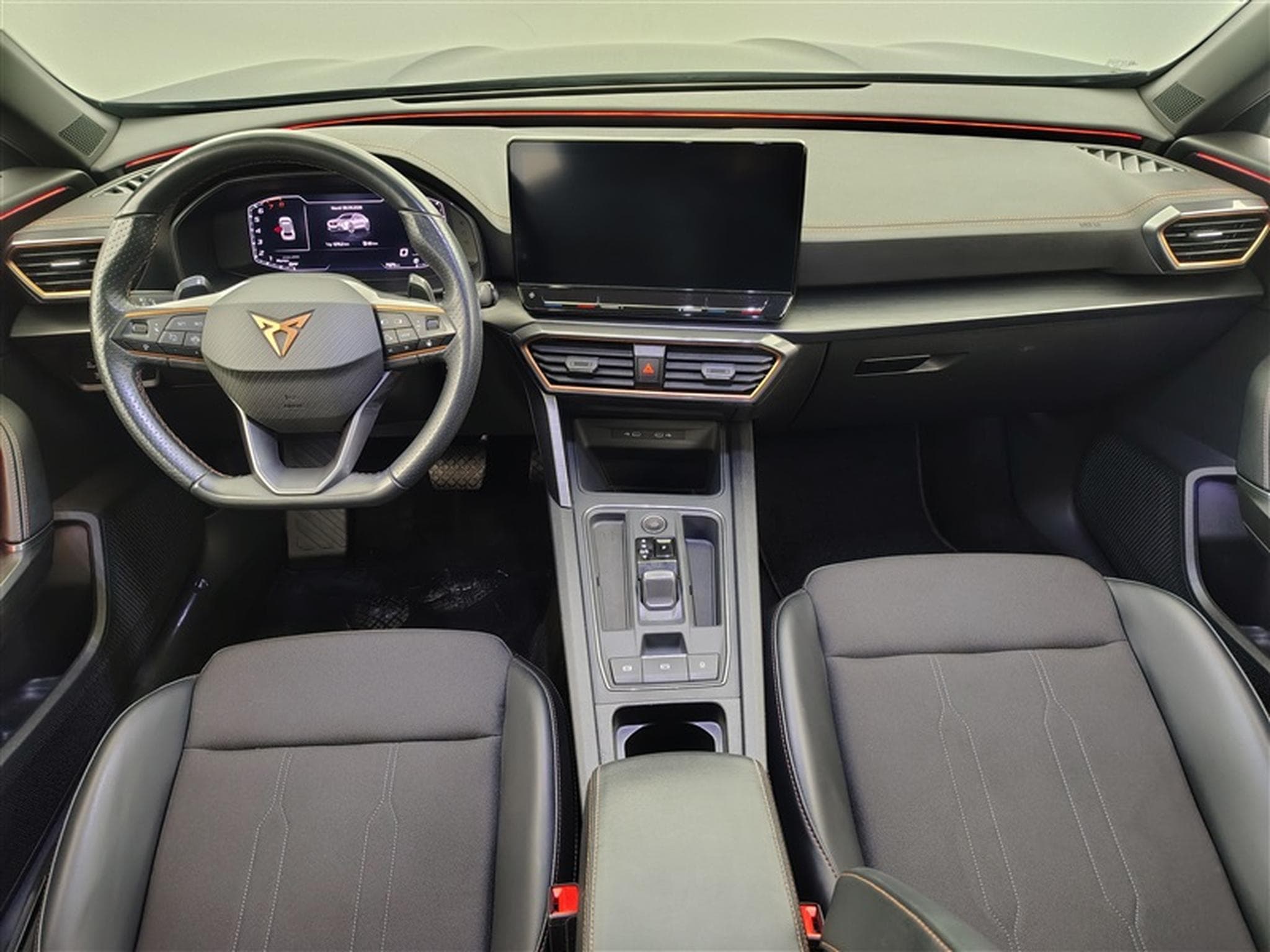 Cupra Formentor 1.5 TSI 150cv DSG NAVI / CARPLAY / FULL LED / CAMERA / JA 18 (2024) - Foto 8