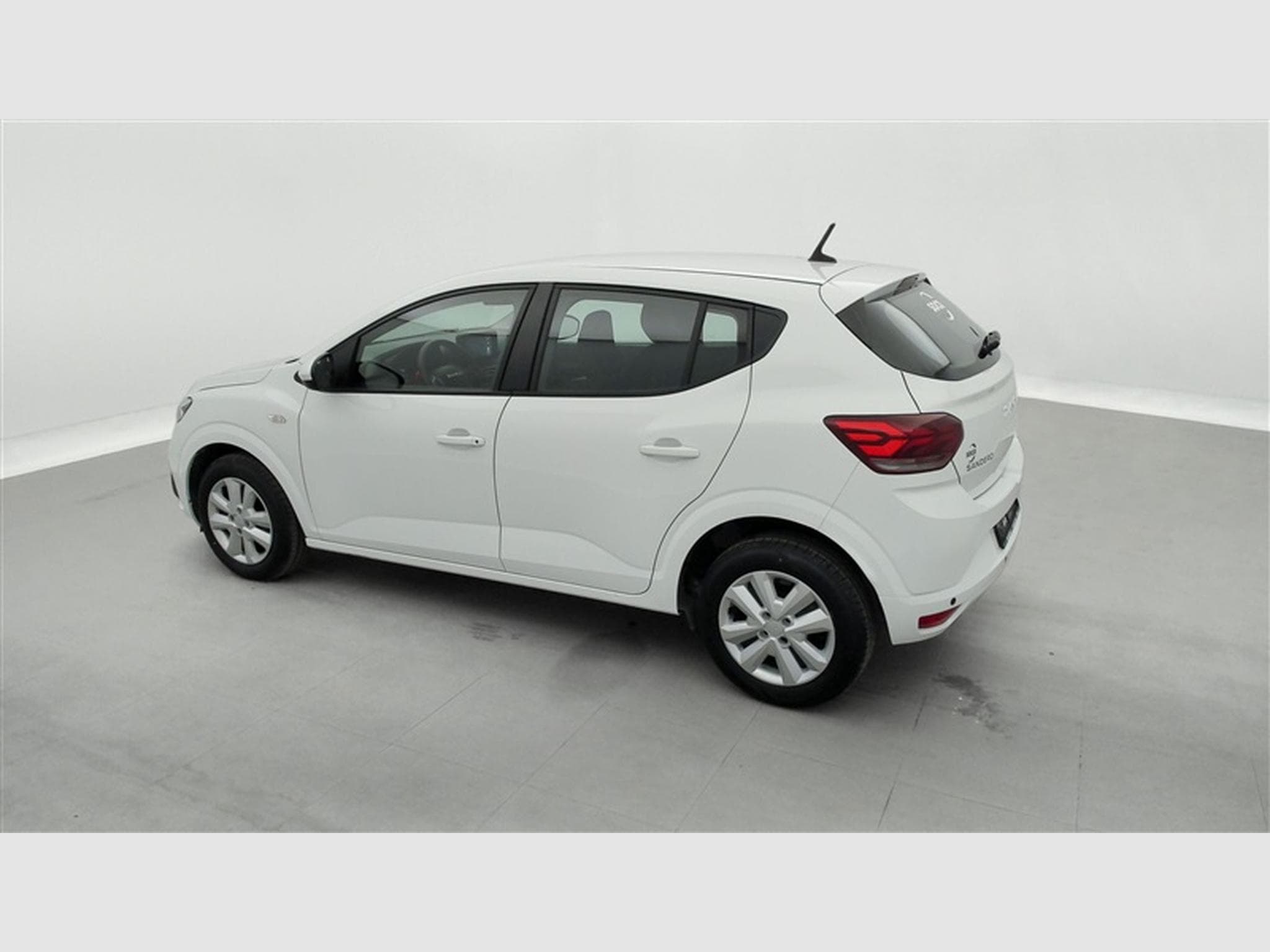 Dacia Sandero 1.0 TCe Expression CVT (2024) - Foto 25