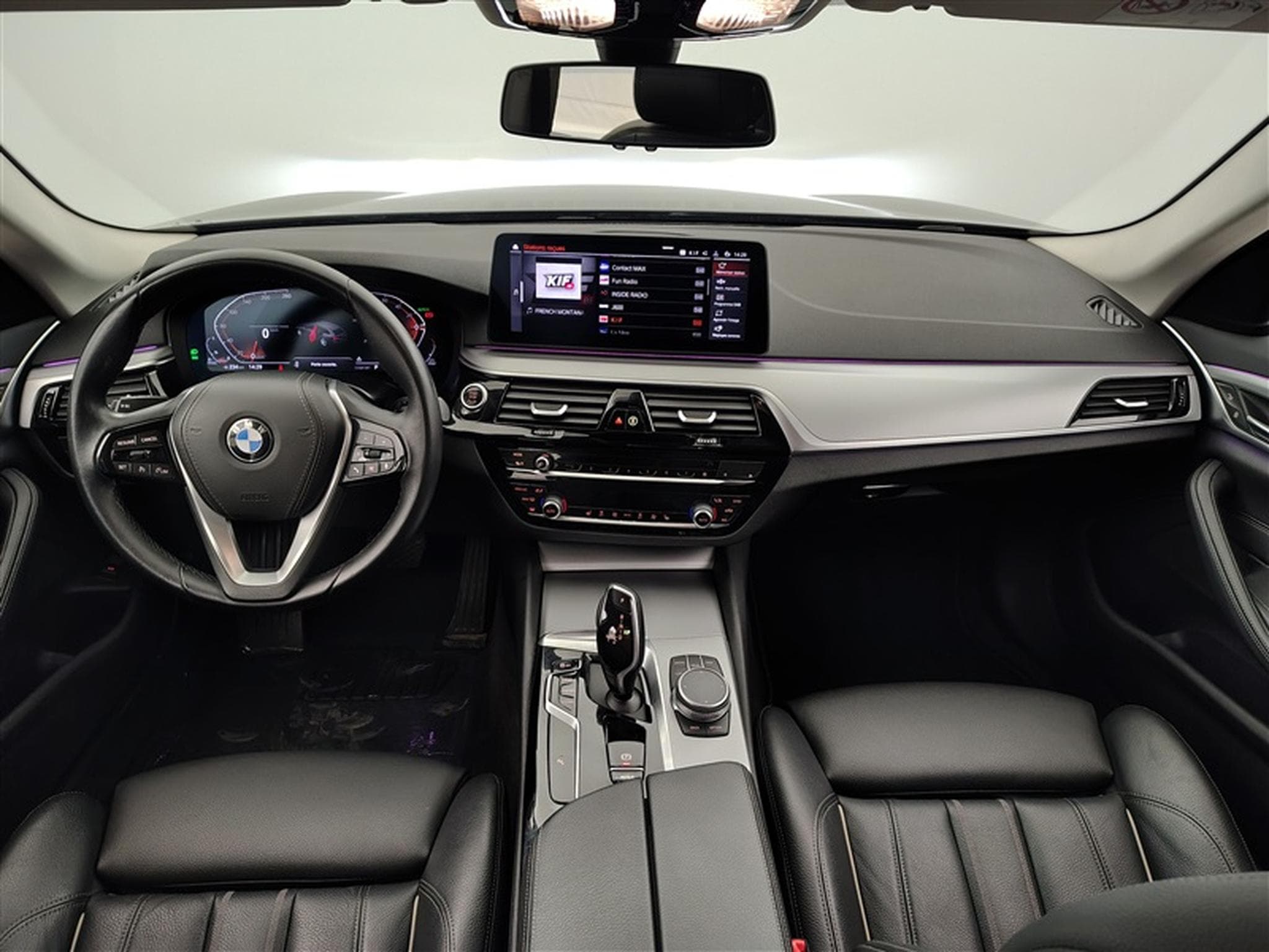 BMW 518 Touring 518 dA MHEV NAVI / CUIR SPORT / FULL LED (2023) - Foto 8