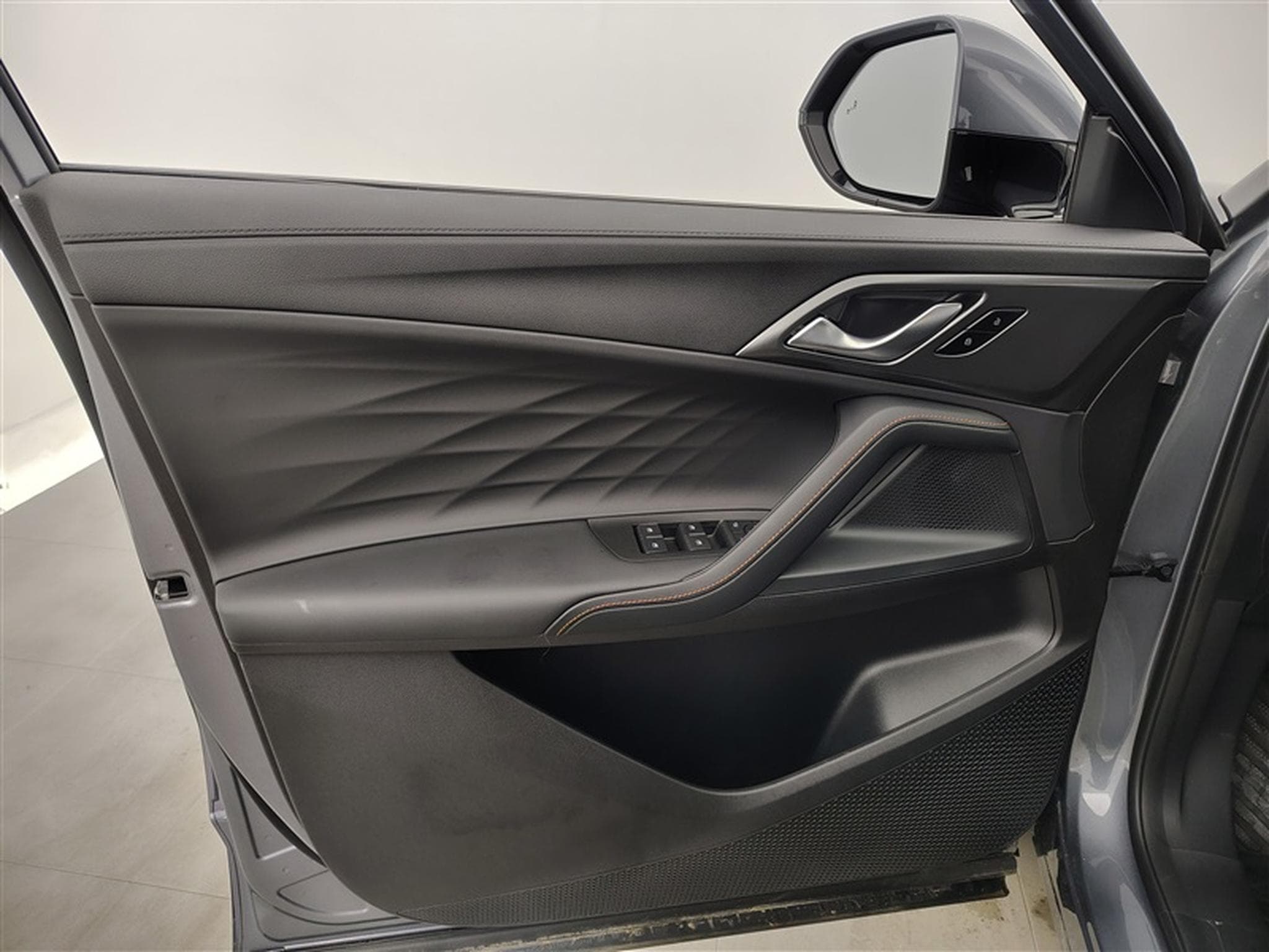 MG HS 1.5 Hybrid+ Luxury CUIR / NAVI / CAMERA360° / CARPLAY (2026) - Foto 17