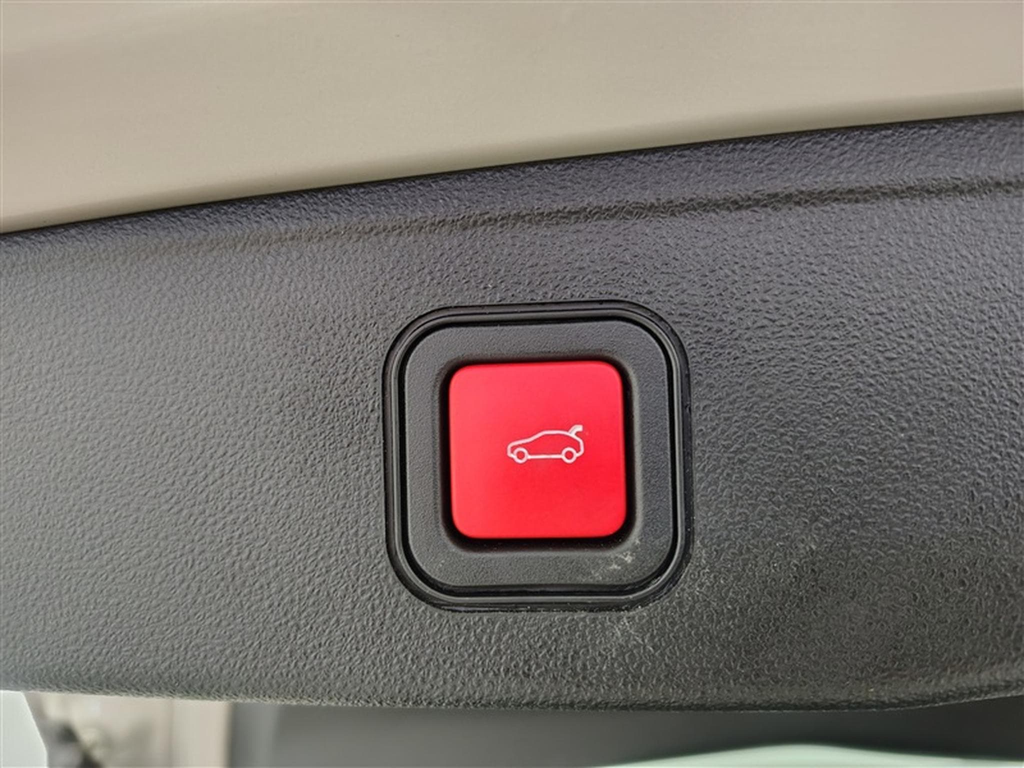 Jeep Avenger 1.2 Turbo 100cv Altitude NAVI / S-CUIR / FULL LED / CARPLAY (2025) - Foto 16
