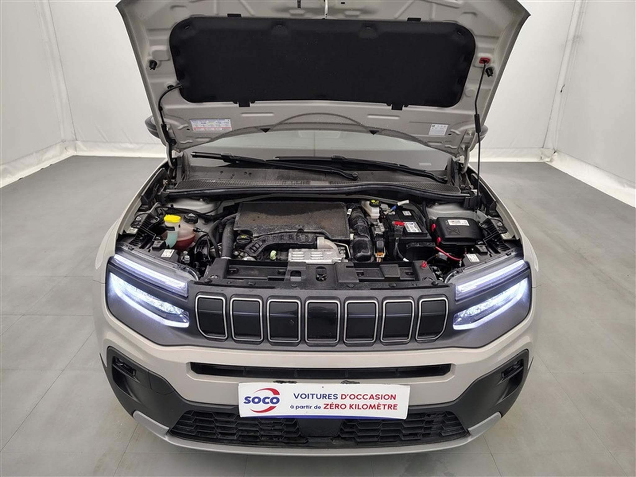 Jeep Avenger 1.2 Turbo 100cv Altitude NAVI / S-CUIR / FULL LED / CARPLAY (2025) - Foto 19