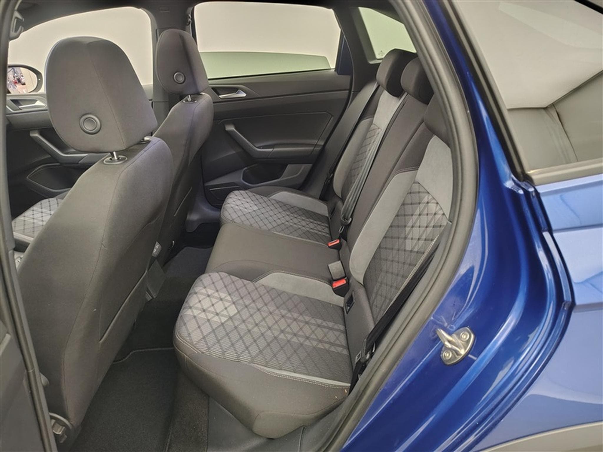 VW Taigo 1.0 TSI 115Cv R-Line CARPLAY / TO PANO / FULL LED (2025) - Foto 13