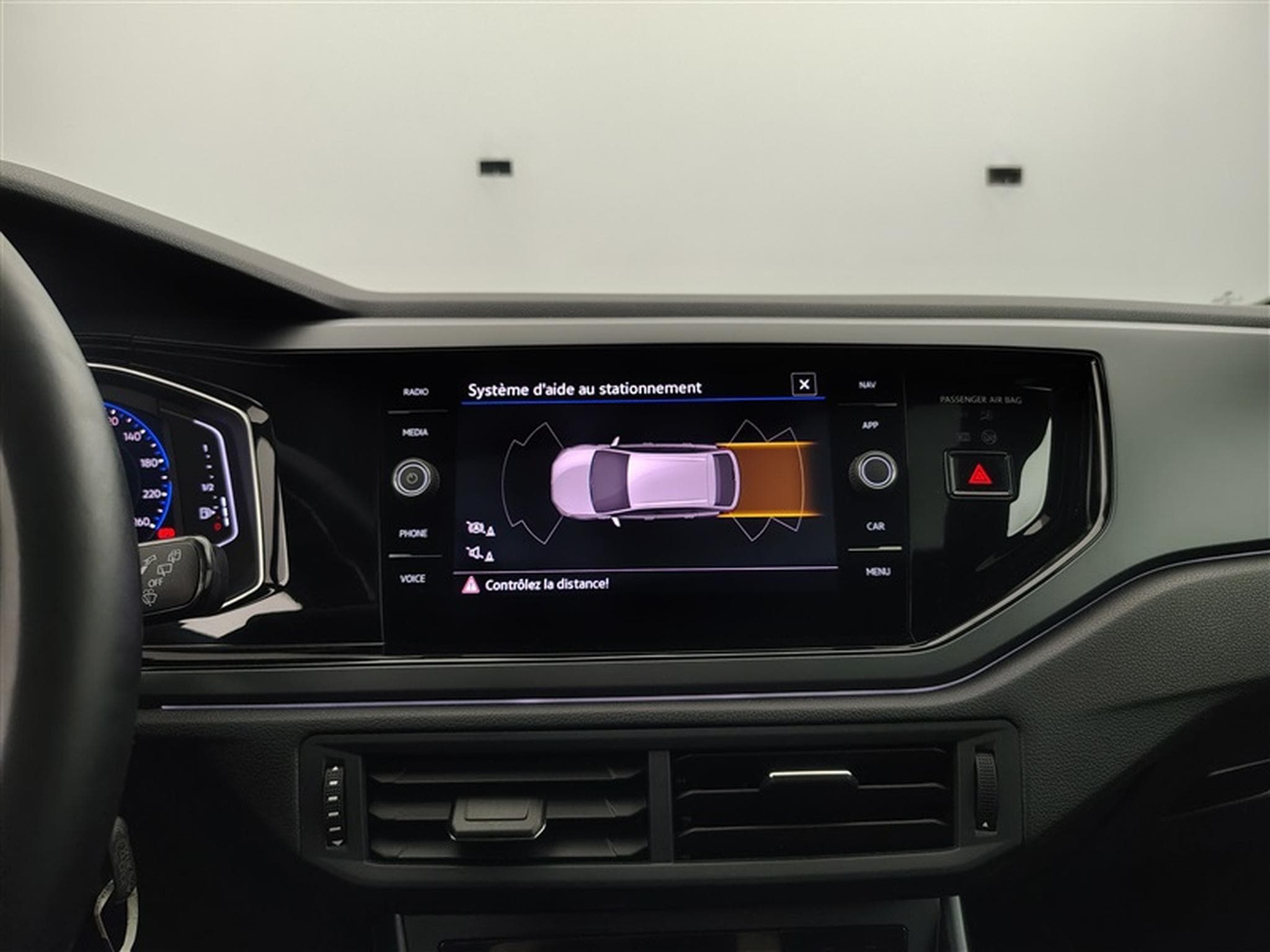 VW Taigo 1.0 TSI 115Cv R-Line CARPLAY / TO PANO / FULL LED (2025) - Foto 18