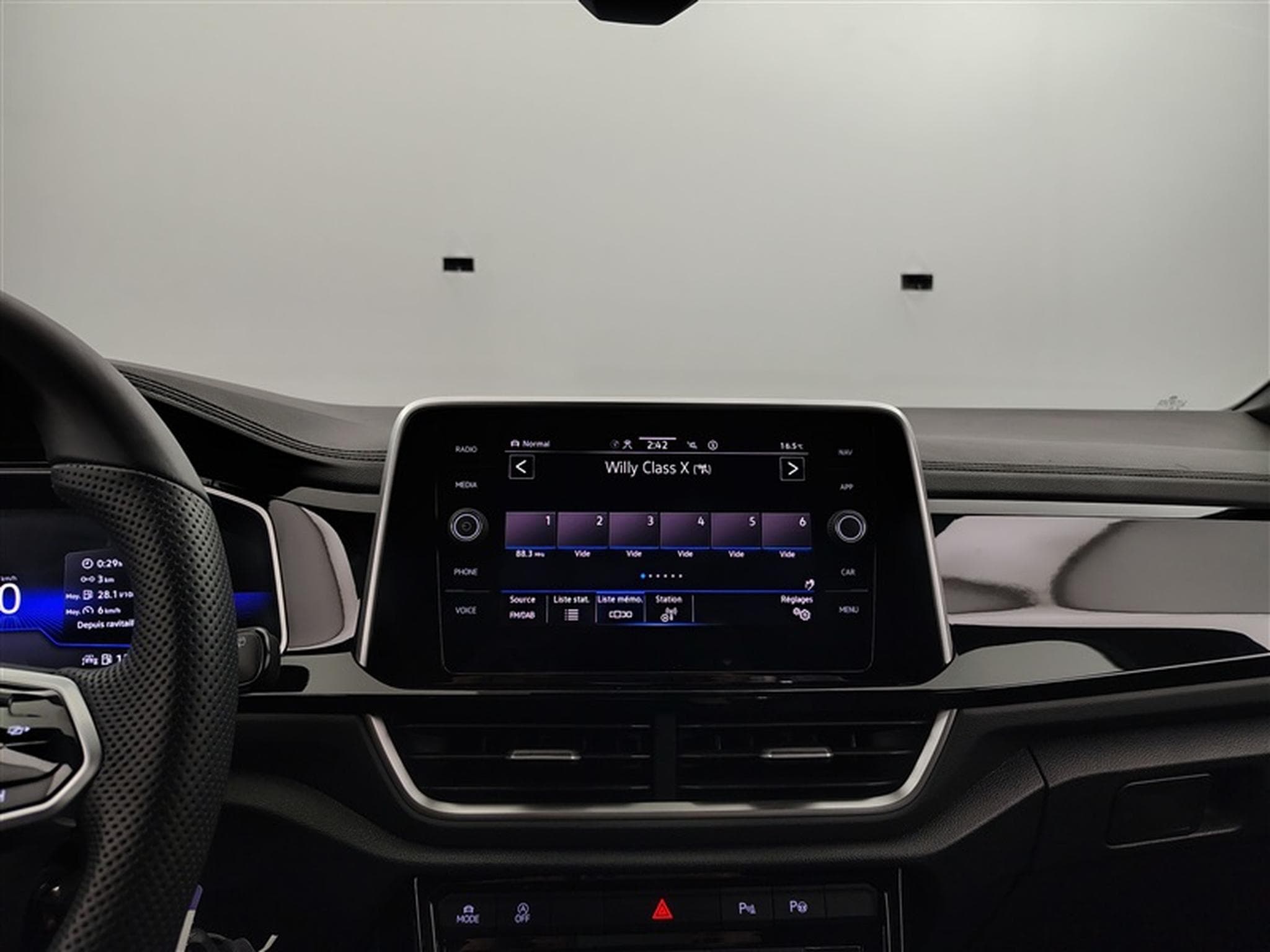 VW T-Roc 1.0 TSI 110Cv R-Line CARPLAY / CAMERA / PDC / FULL LED (2023) - Foto 11