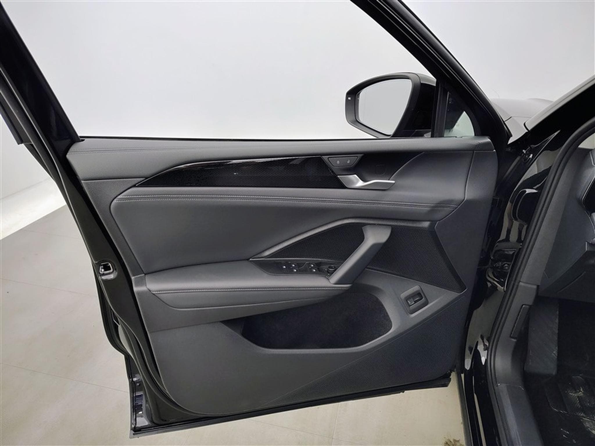 VW Tiguan 1.5 TSI 130cv DSG United CARPLAY / FULL LED / CAMERA 360° (2026) - Photo 17
