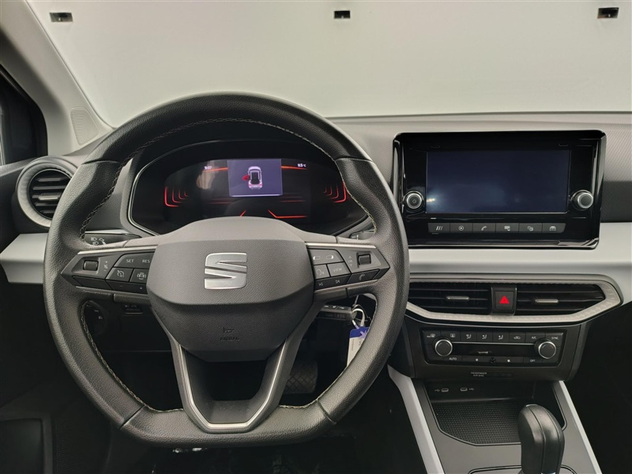Seat Arona 1.0 TSI Move! Full Link DSG (2023) - Photo 9
