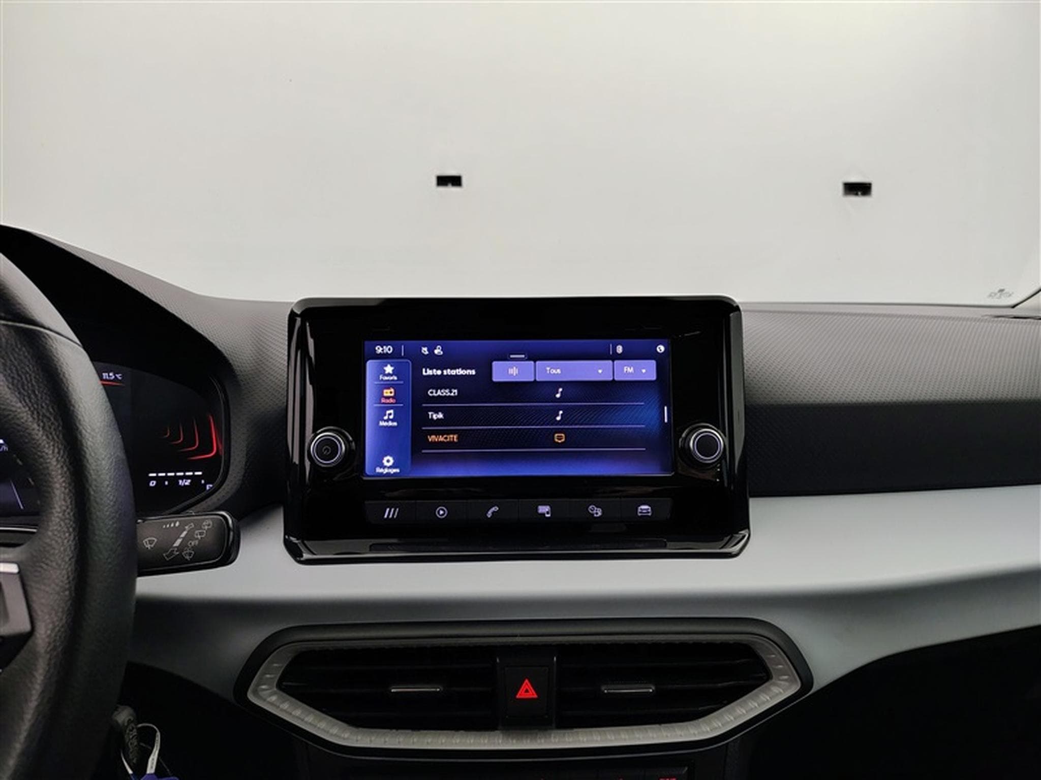 Seat Arona 1.0 TSI Move! Full Link DSG (2023) - Photo 11
