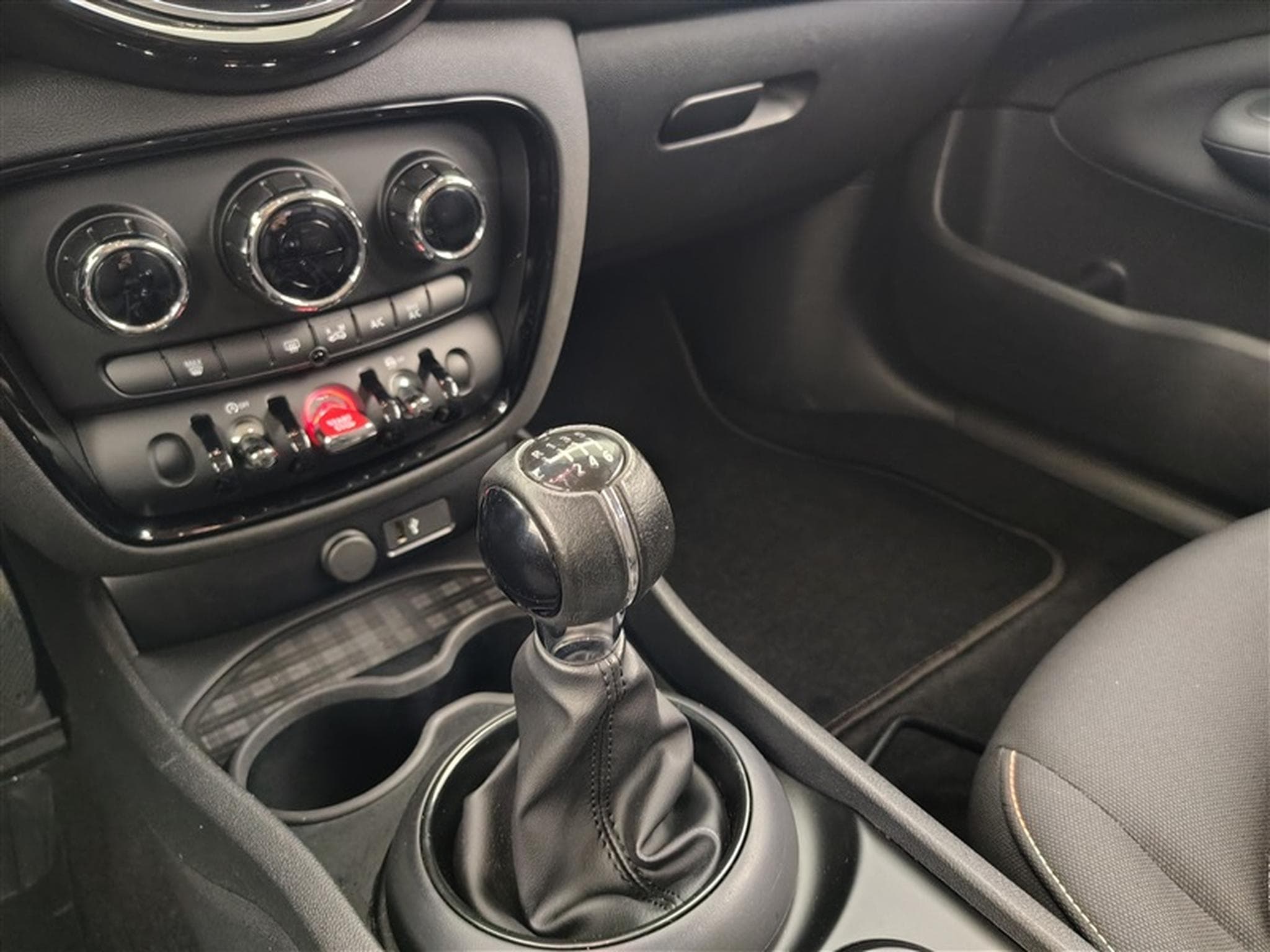 MINI One Navi / Led / PDC (2022) - Photo 12