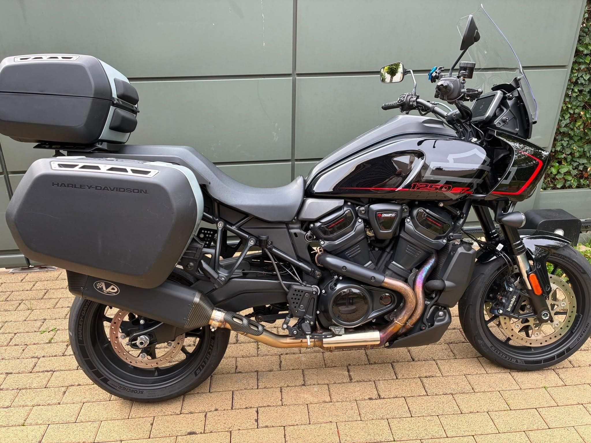 Harley-Davidson Pan America Pan America ST (2025) - Photo 1