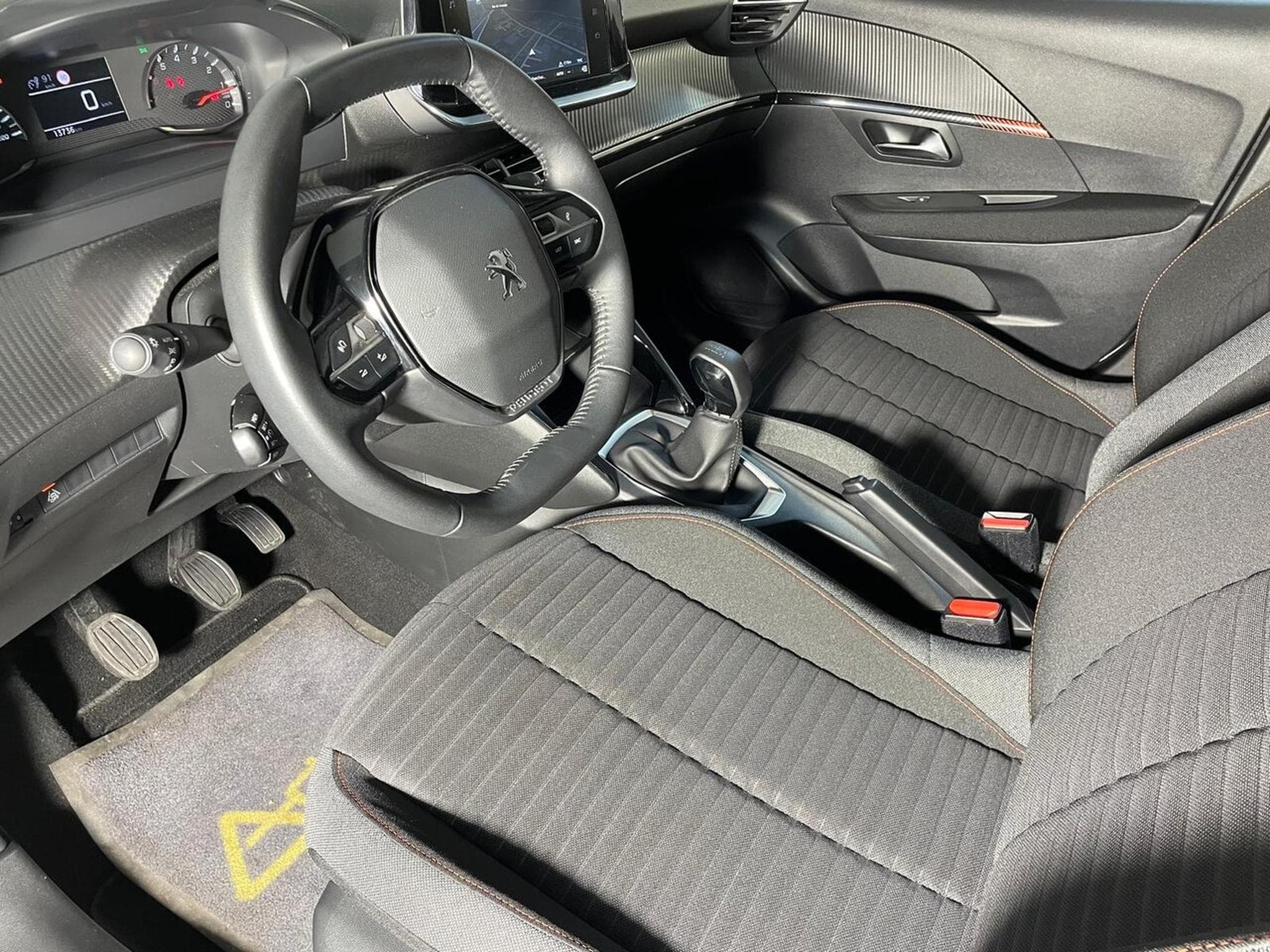 Peugeot 208 1.2 ESSENCE 75 ACTIVE CARPLAY (2022) - Photo 8