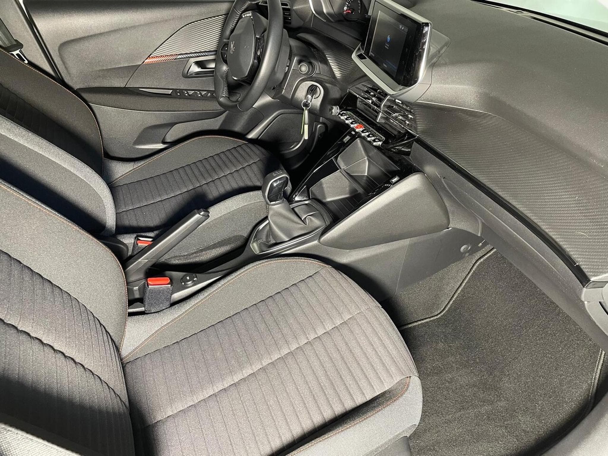 Peugeot 208 1.2 ESSENCE 75 ACTIVE CARPLAY (2022) - Photo 9