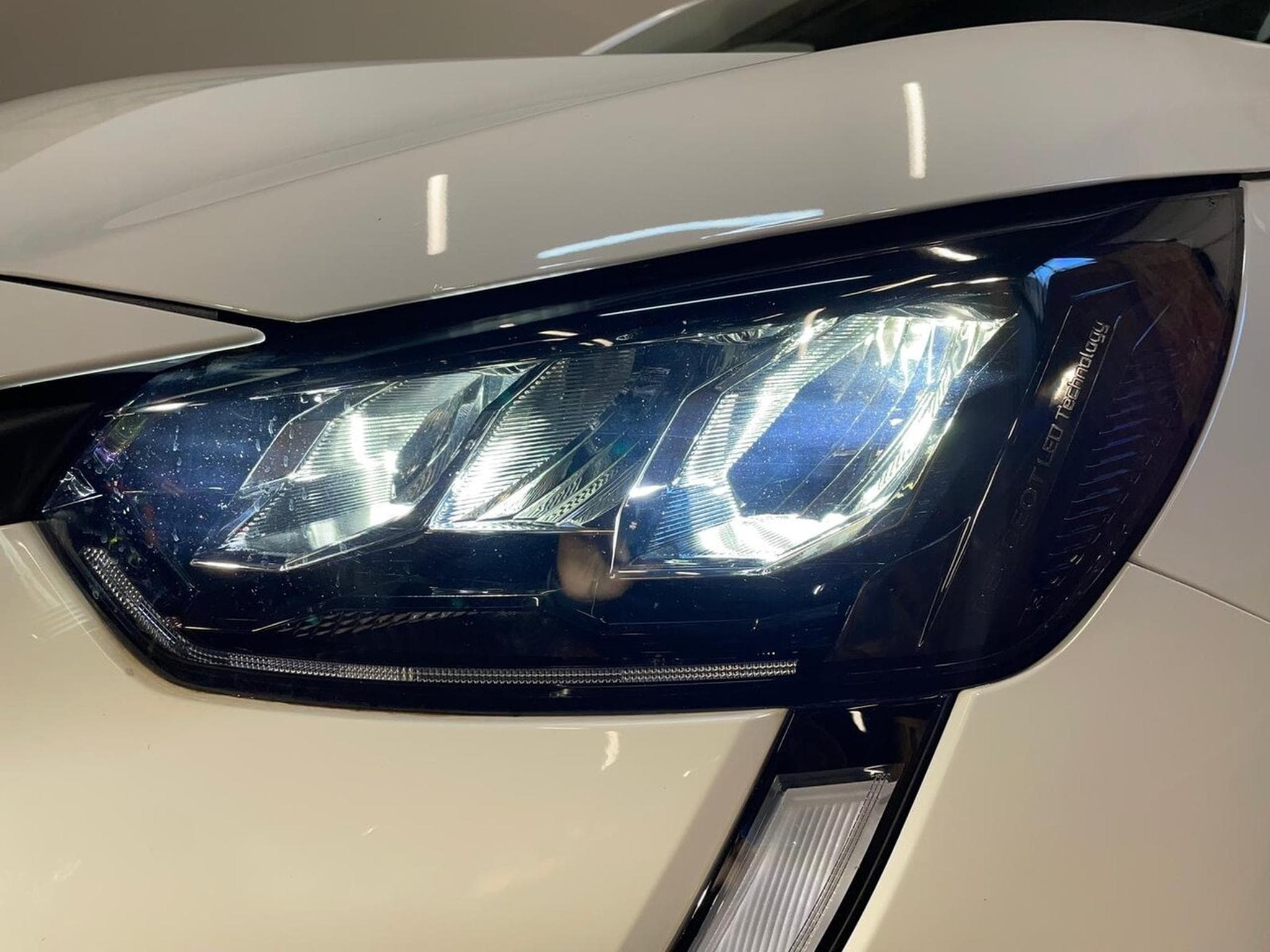 Peugeot 208 1.2 ESSENCE 75 ACTIVE CARPLAY (2022) - Photo 14