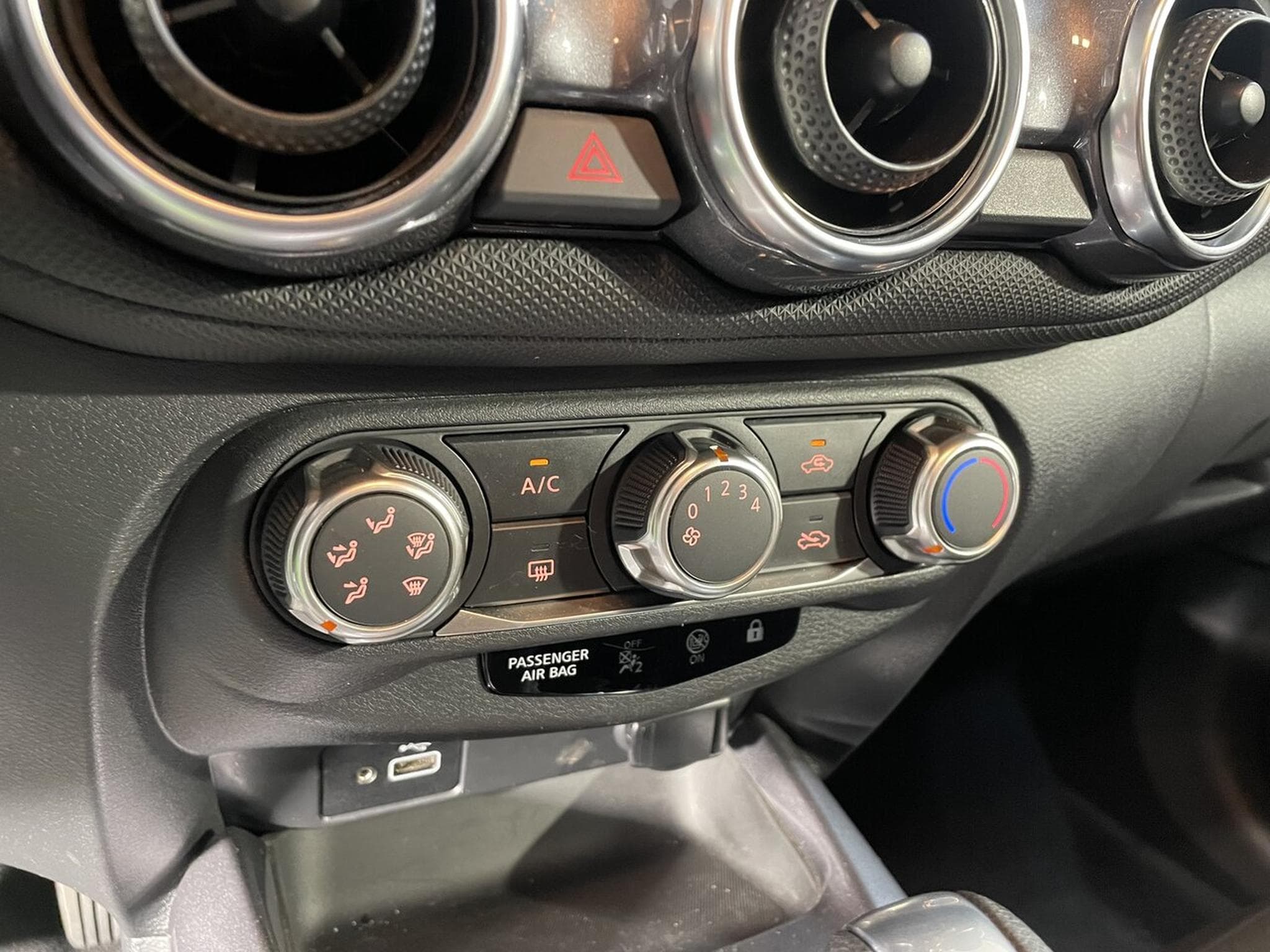 Nissan Juke 1.0 DIG-T 114 AUTO ACENTA CARPLAY (2022) - Photo 7