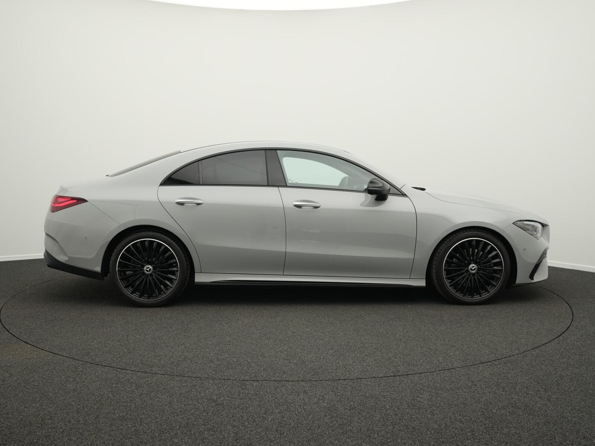 Mercedes CLA 200 d AMG-Line Cpe Multi+Kamera+Night+19" (2025) - Photo 5