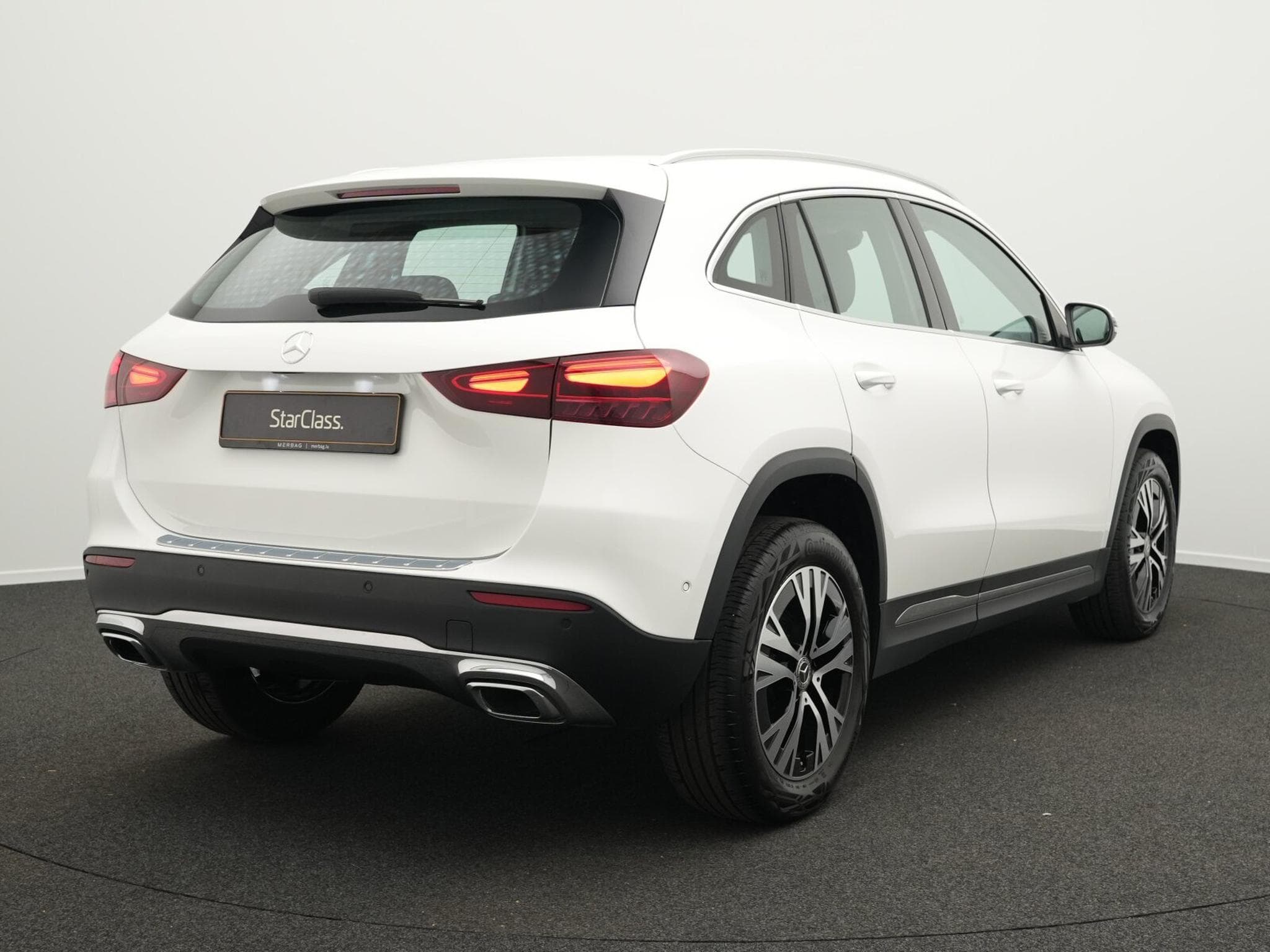 Mercedes GLA 180 Progressive LED+Kamera+Easypack (2025) - Photo 3