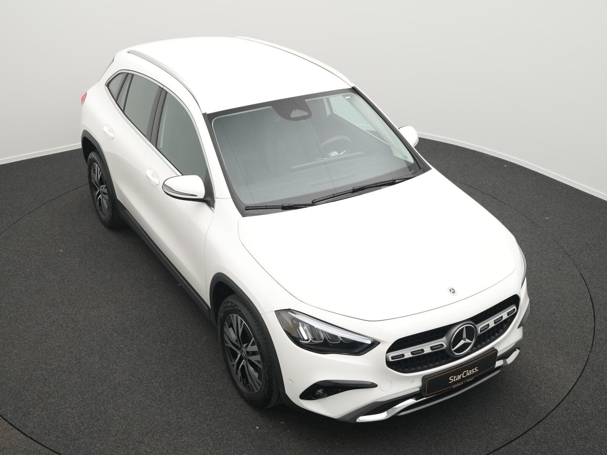 Mercedes GLA 180 Progressive LED+Kamera+Easypack (2025) - Photo 12