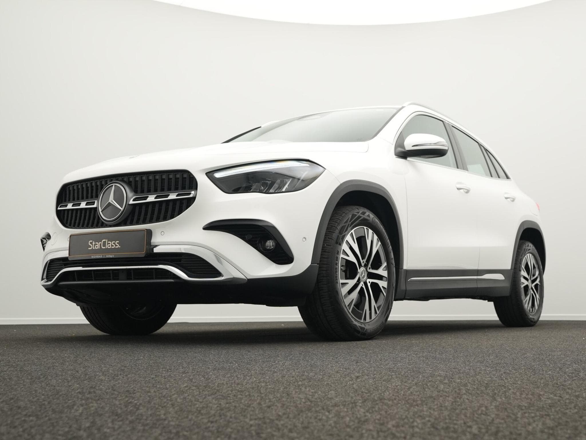 Mercedes GLA 180 Progressive LED+Kamera+Easypack (2025) - Photo 10