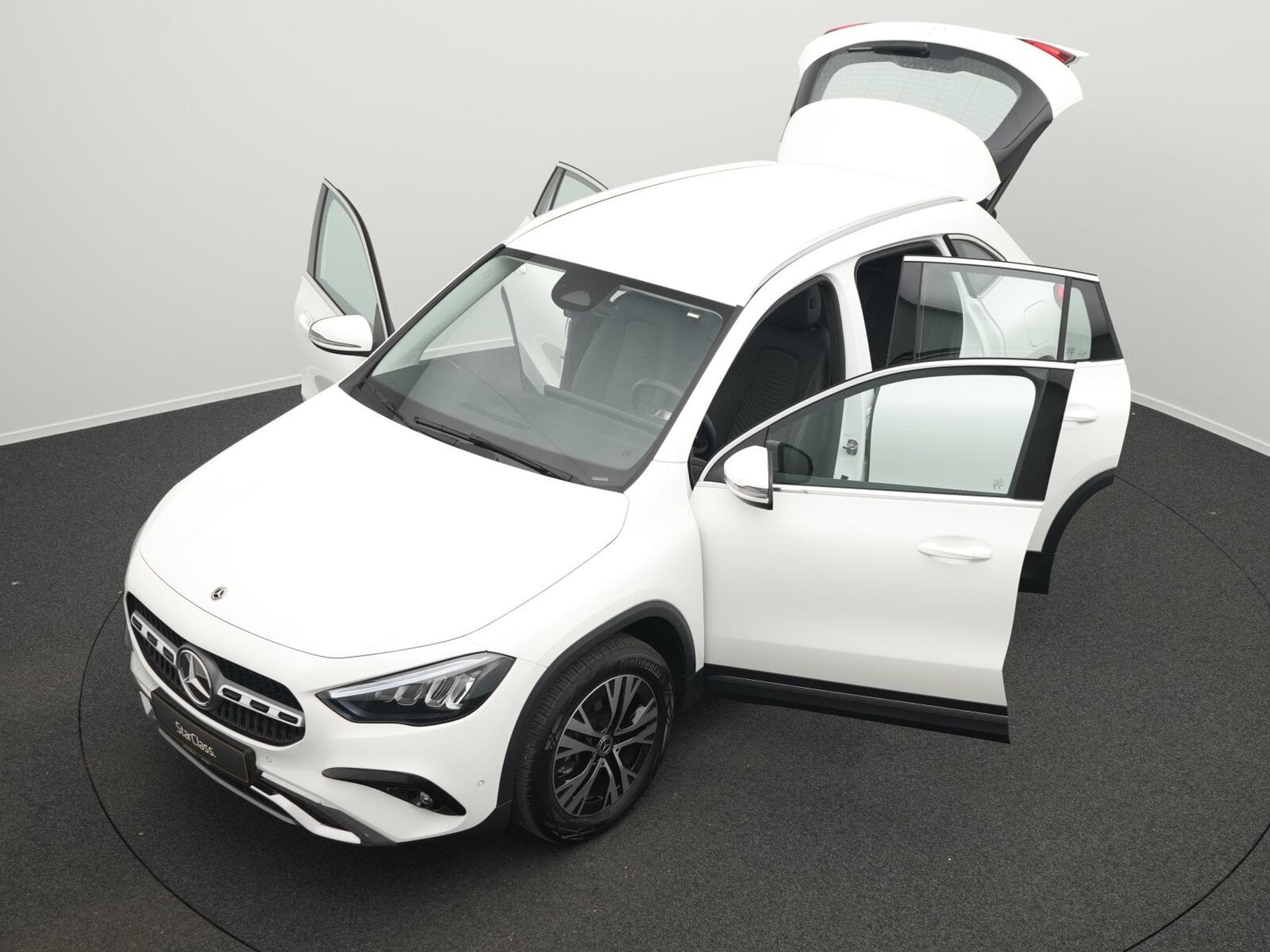 Mercedes GLA 180 Progressive LED+Kamera+Easypack (2025) - Photo 14