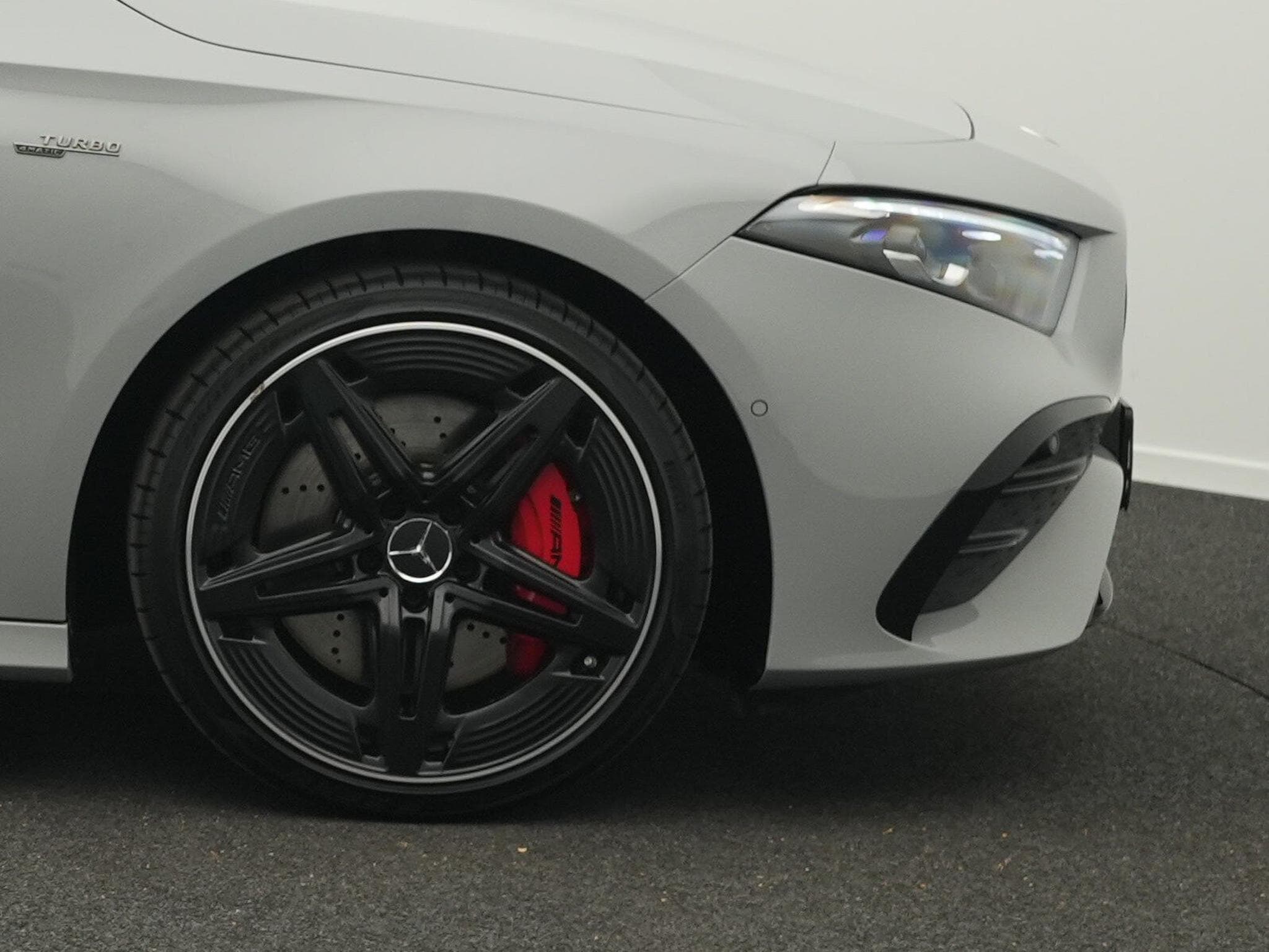 Mercedes A 35 AMG 4M Multi+Night+Kamera+19" (2025) - Photo 8