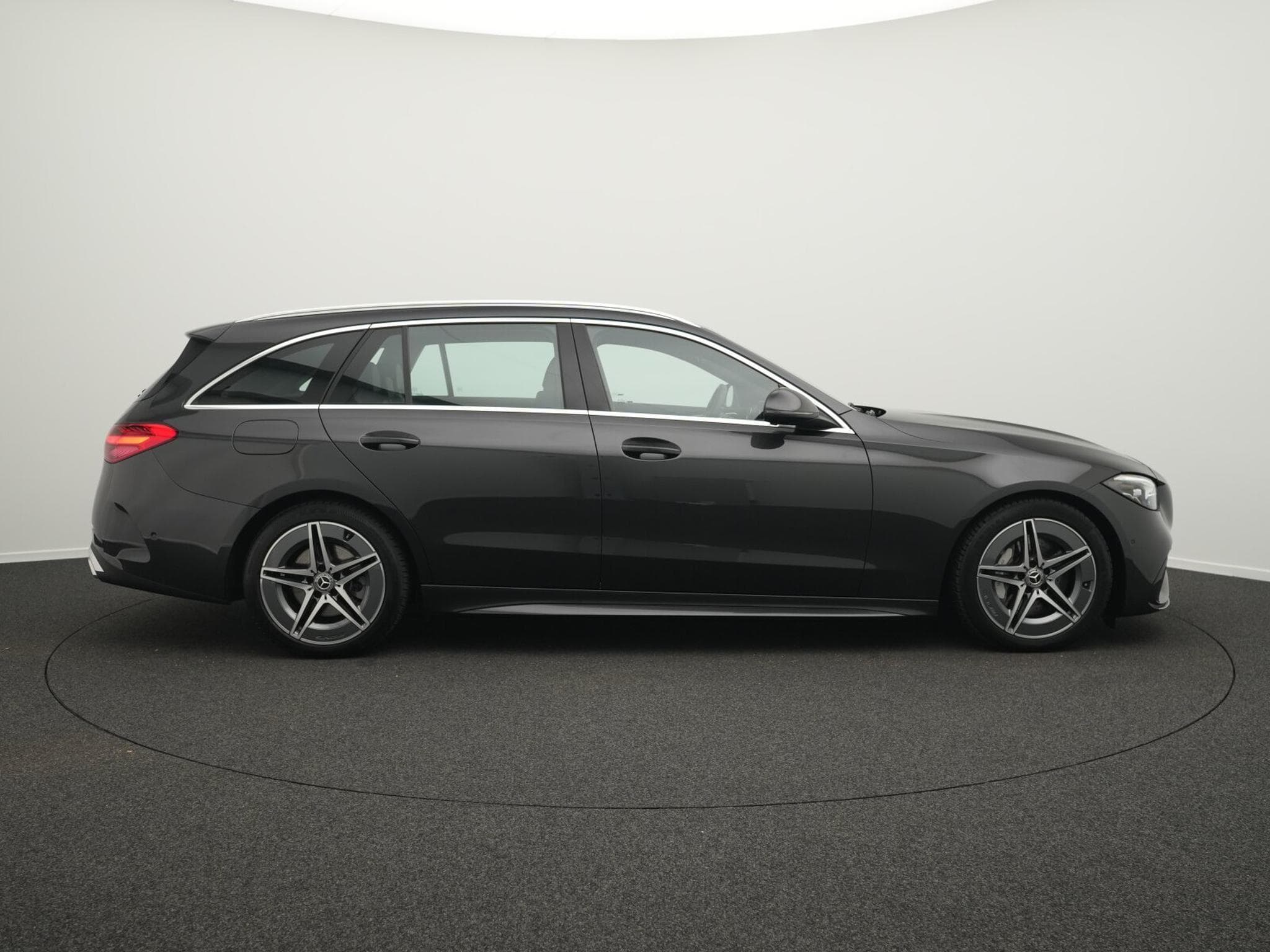 Mercedes C 300 d T AMG-Line LED+Kamera+AHK+EasyPack (2025) - Photo 5