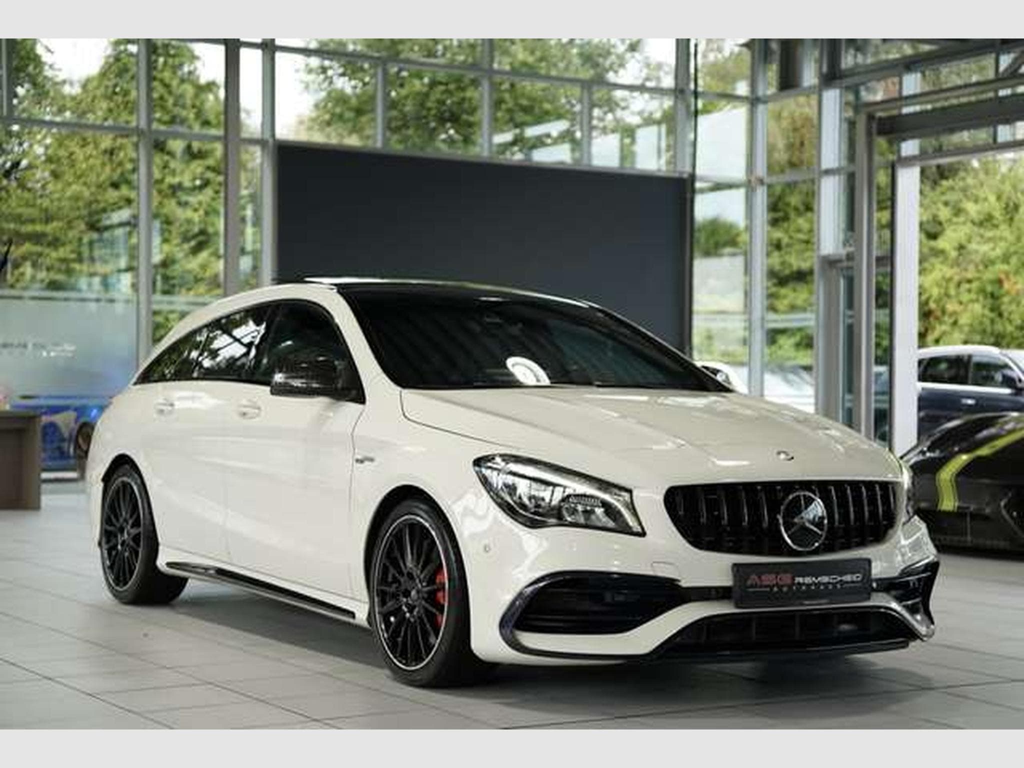 Mercedes CLA 45 AMG Schale *Pano S-Abgas * (2016) - Photo 5