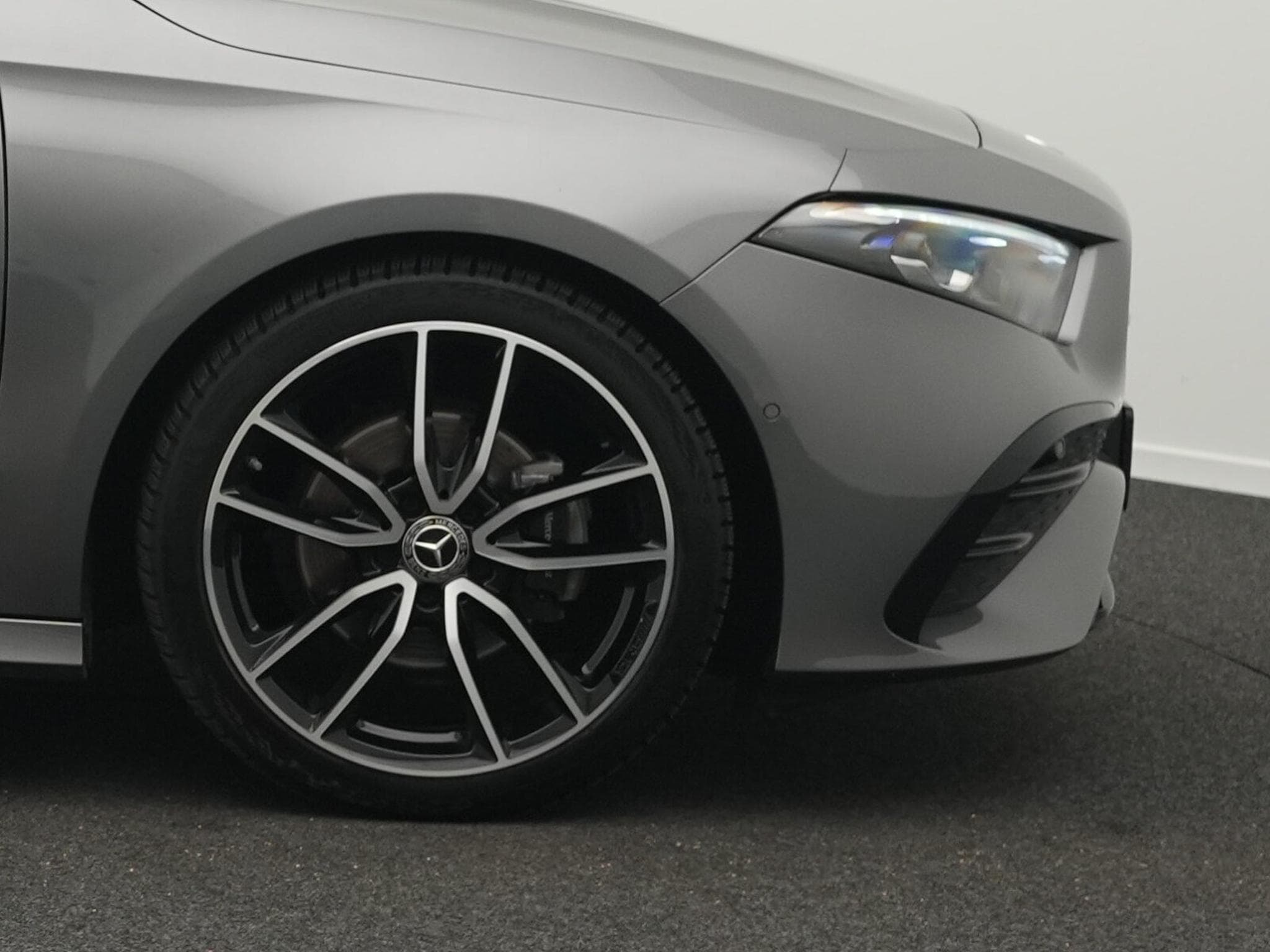 Mercedes A 200 d Multi+Kamera+Night+MBUX (2025) - Photo 8