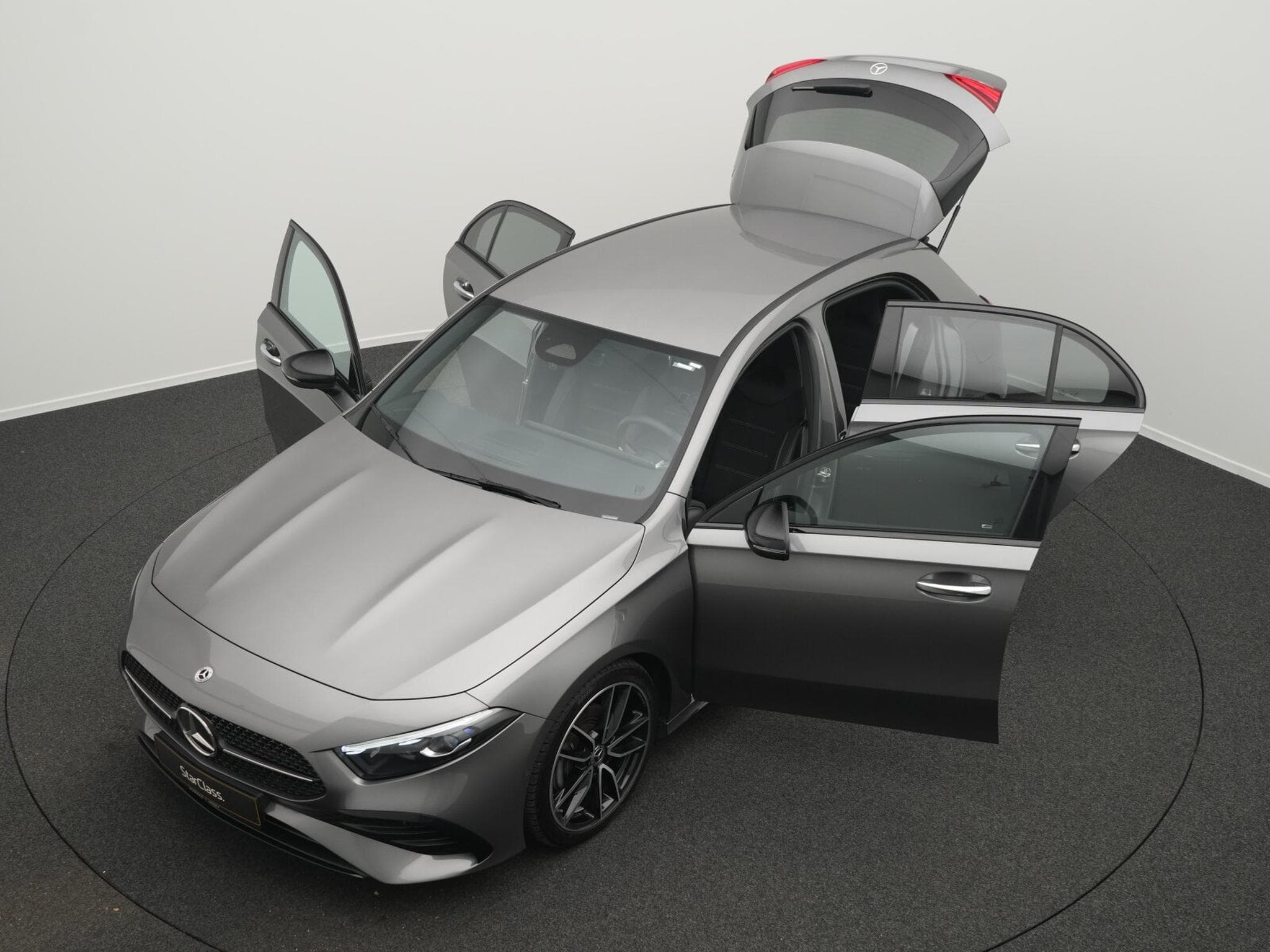 Mercedes A 200 d Multi+Kamera+Night+MBUX (2025) - Photo 14
