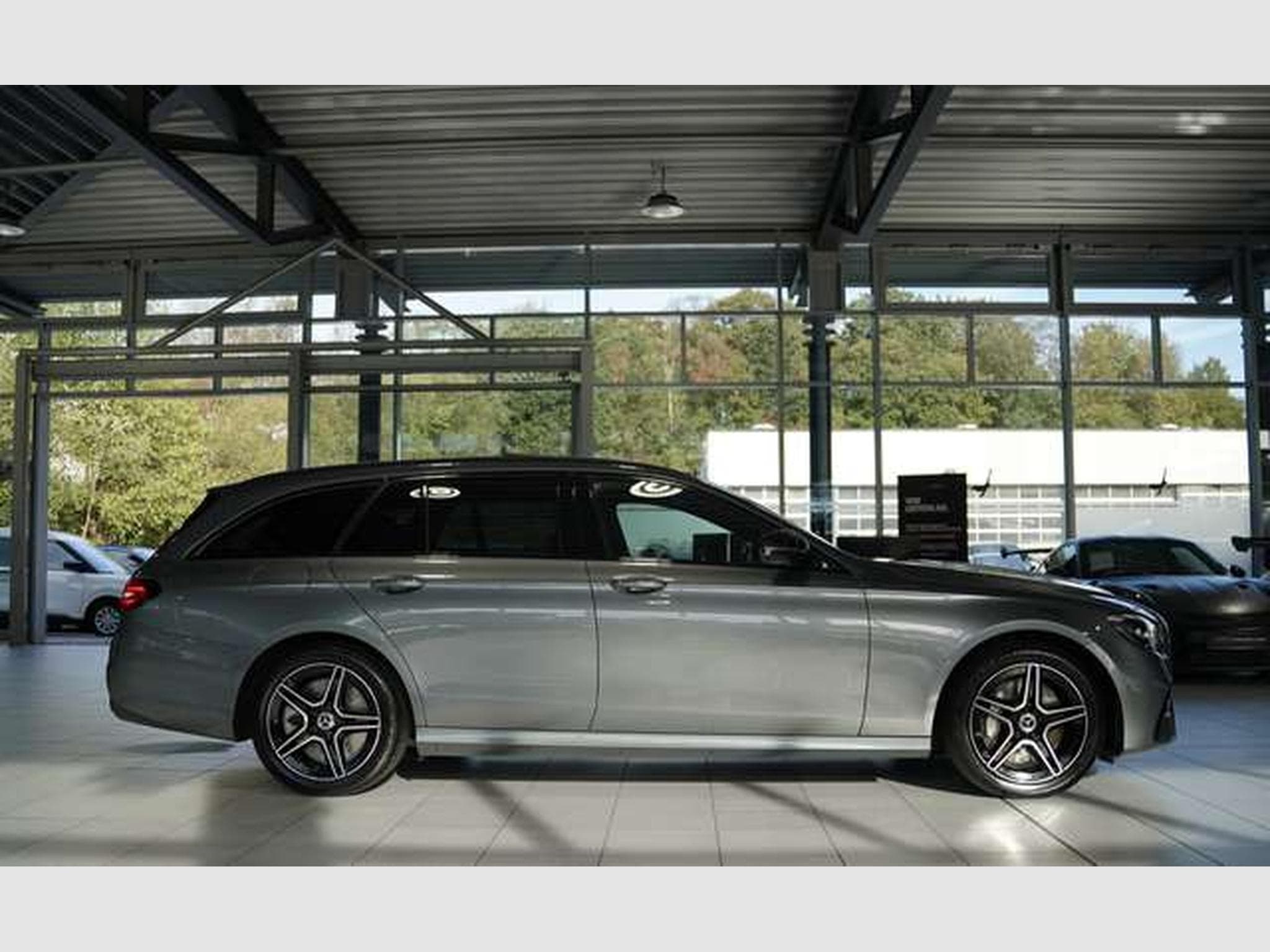 Mercedes E 300 de T AMG Line *2.H *Pano *Night *BURM *AHK (2022) - Photo 6