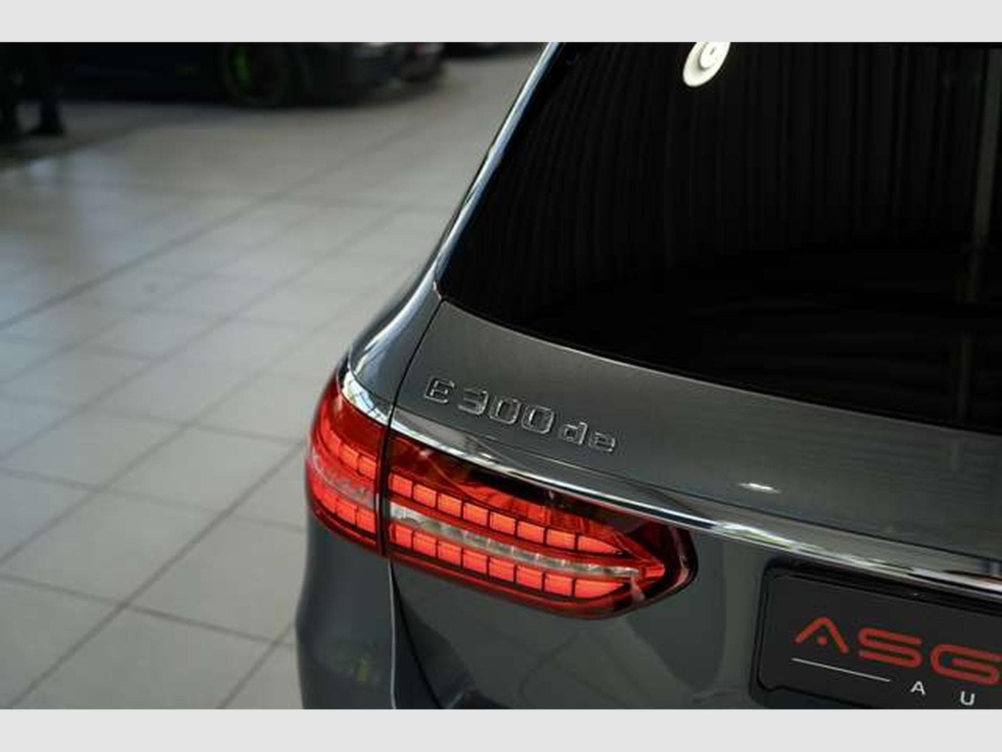 Mercedes E 300 de T AMG Line *2.H *Pano *Night *BURM *AHK (2022) - Photo 13