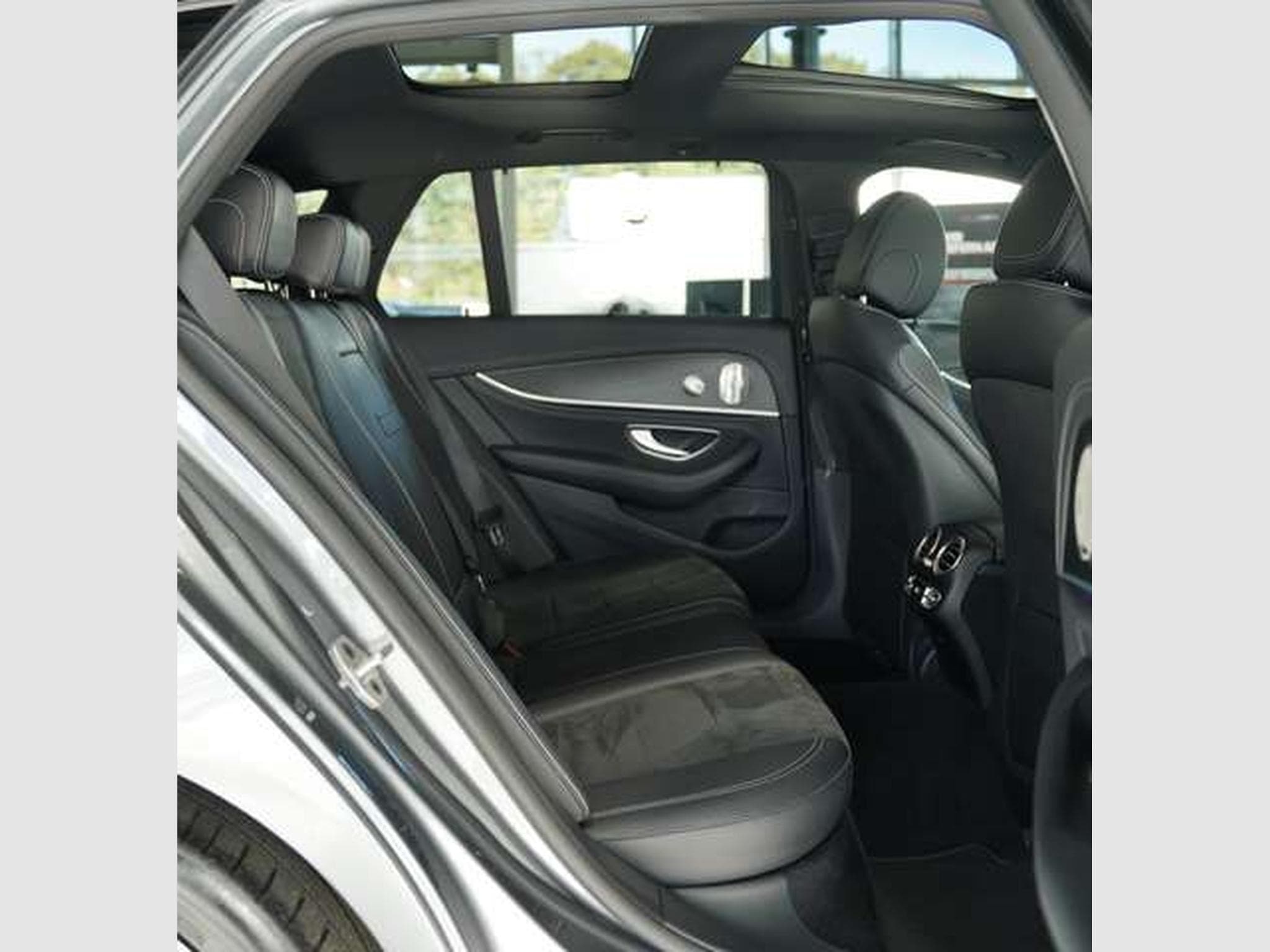 Mercedes E 300 de T AMG Line *2.H *Pano *Night *BURM *AHK (2022) - Photo 21