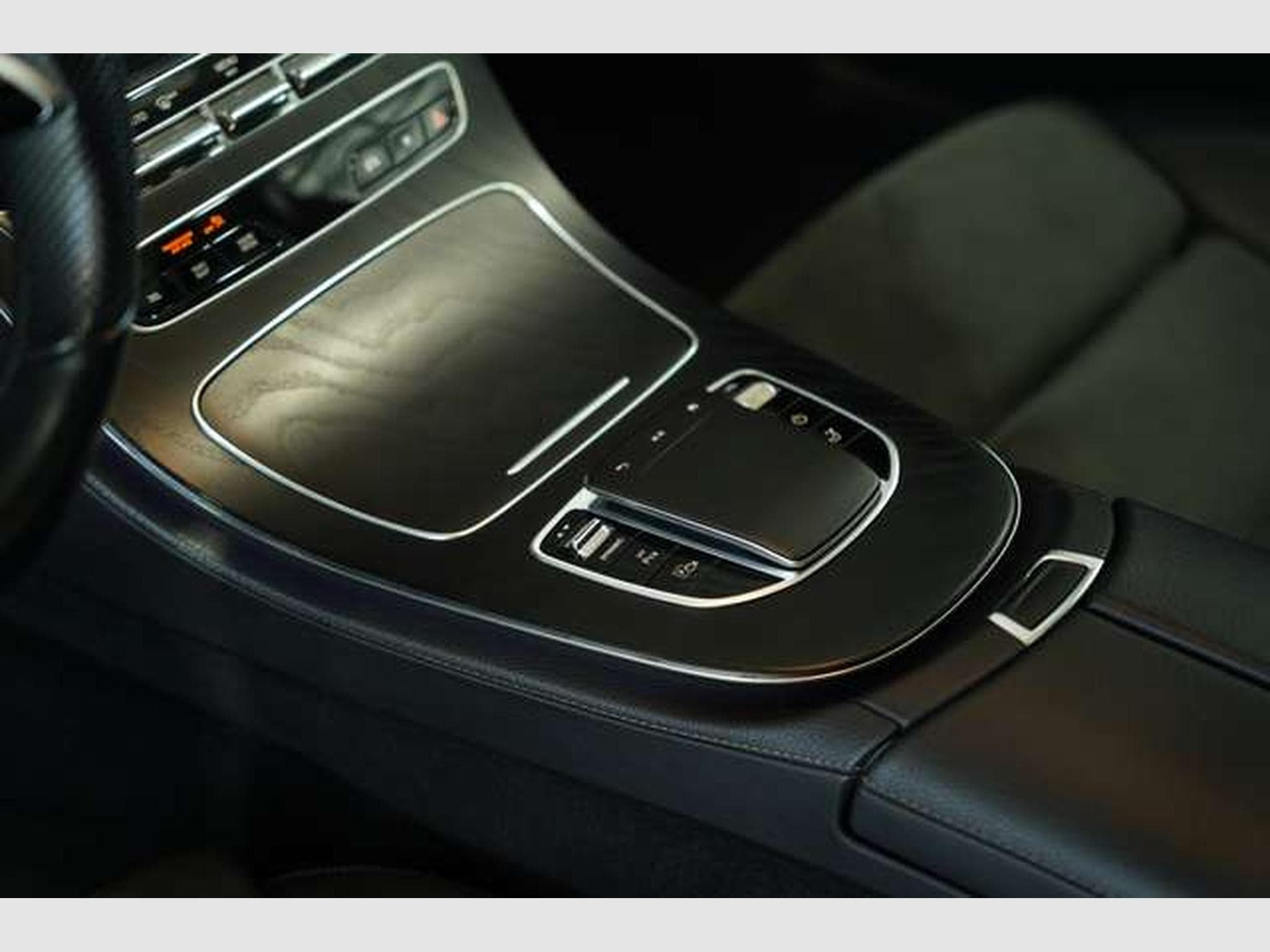 Mercedes E 300 de T AMG Line *2.H *Pano *Night *BURM *AHK (2022) - Photo 28