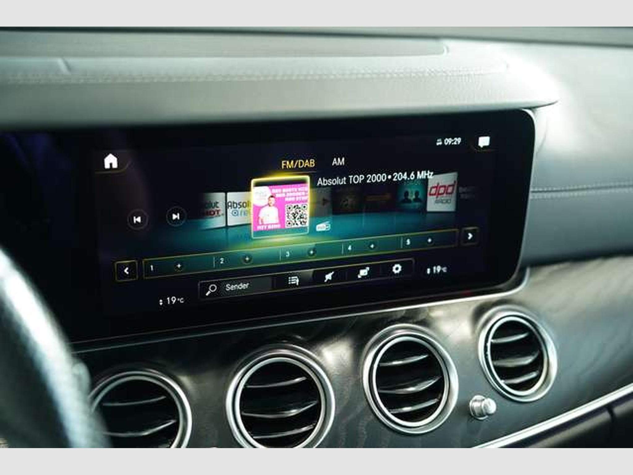 Mercedes E 300 de T AMG Line *2.H *Pano *Night *BURM *AHK (2022) - Photo 34