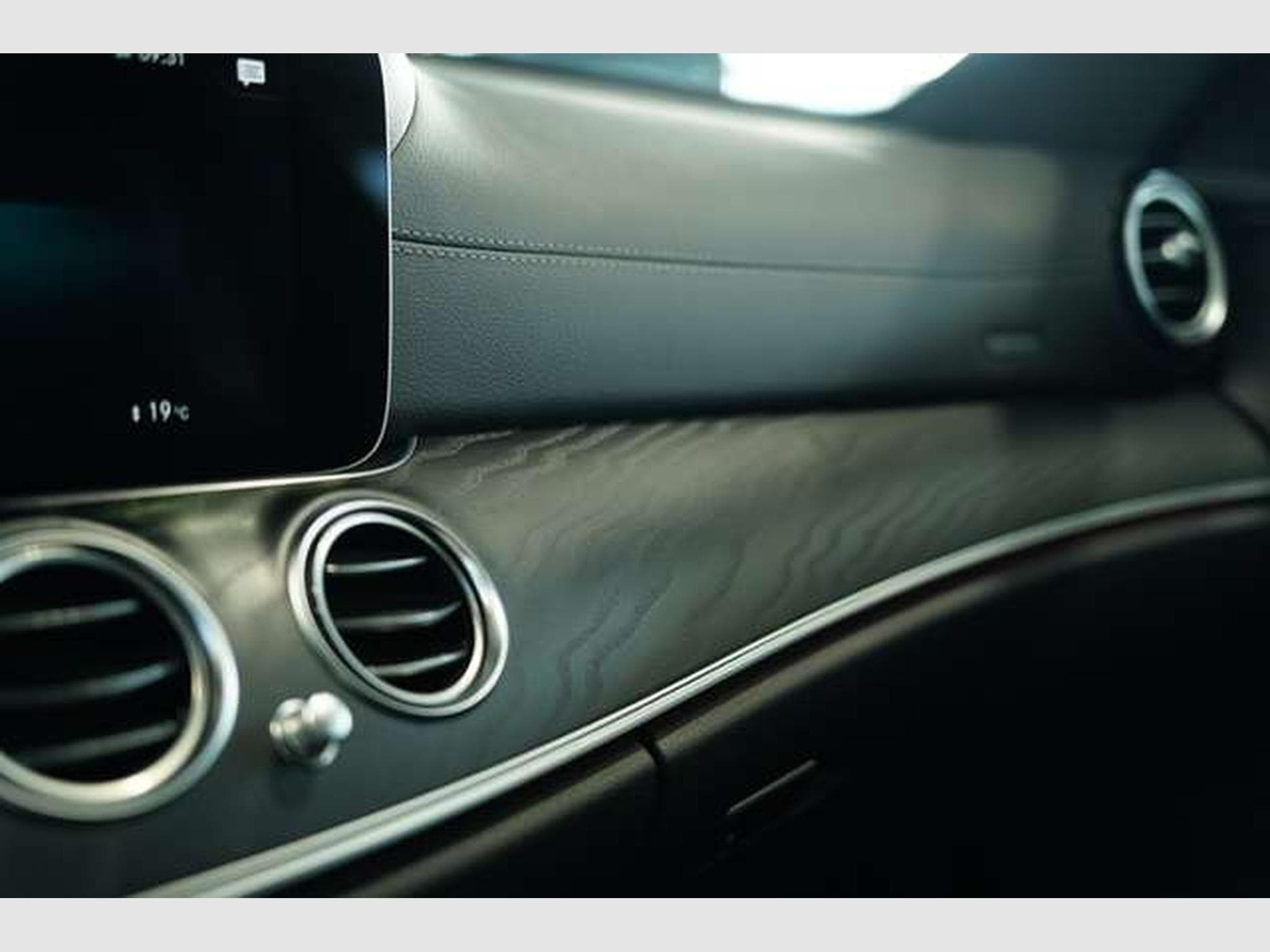 Mercedes E 300 de T AMG Line *2.H *Pano *Night *BURM *AHK (2022) - Photo 39