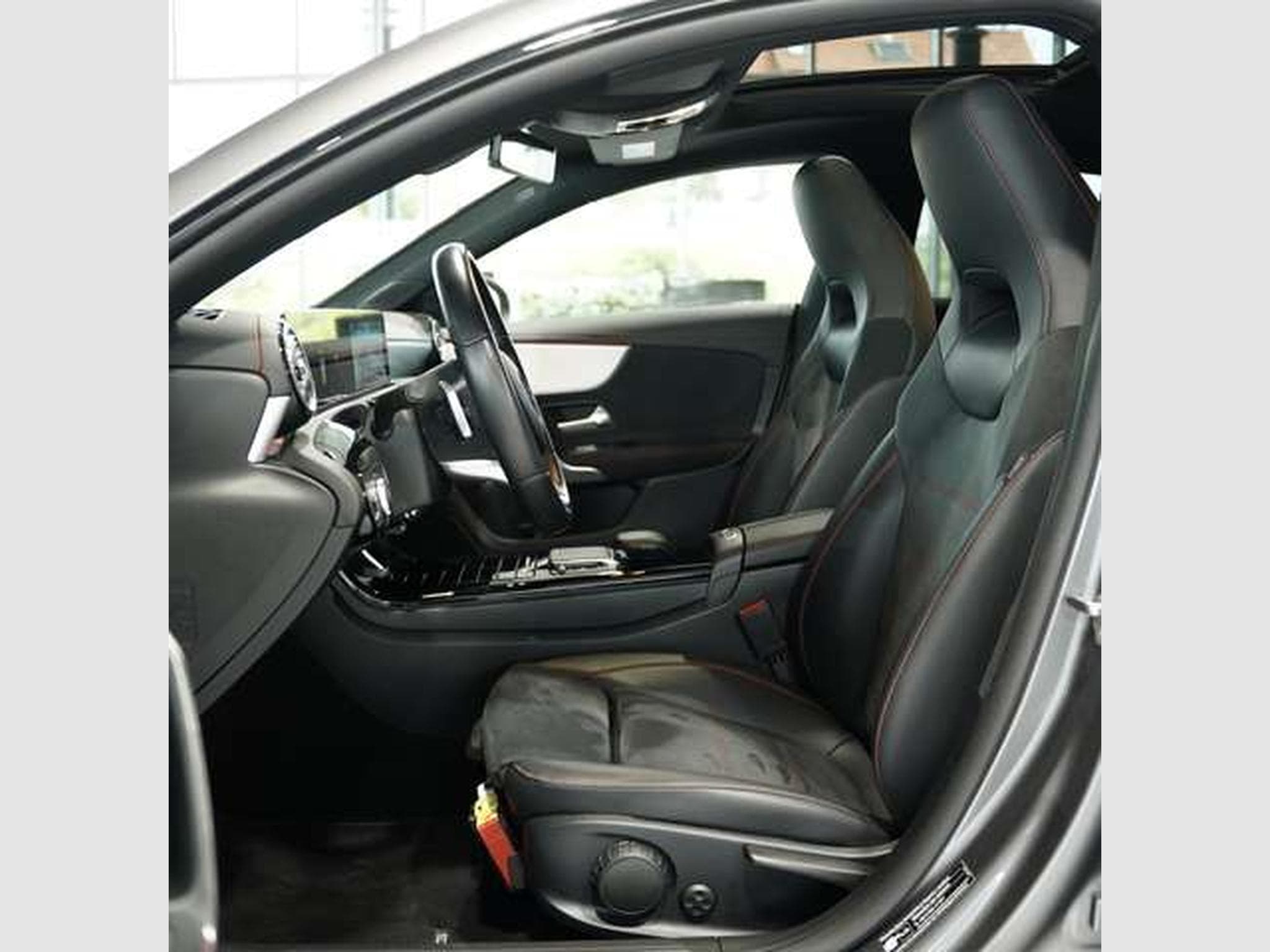 Mercedes CLA 200 AMG Line 1H *19*Pano*ACC (2023) - Photo 26